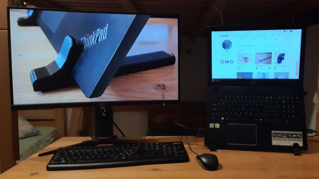 Laptop stand