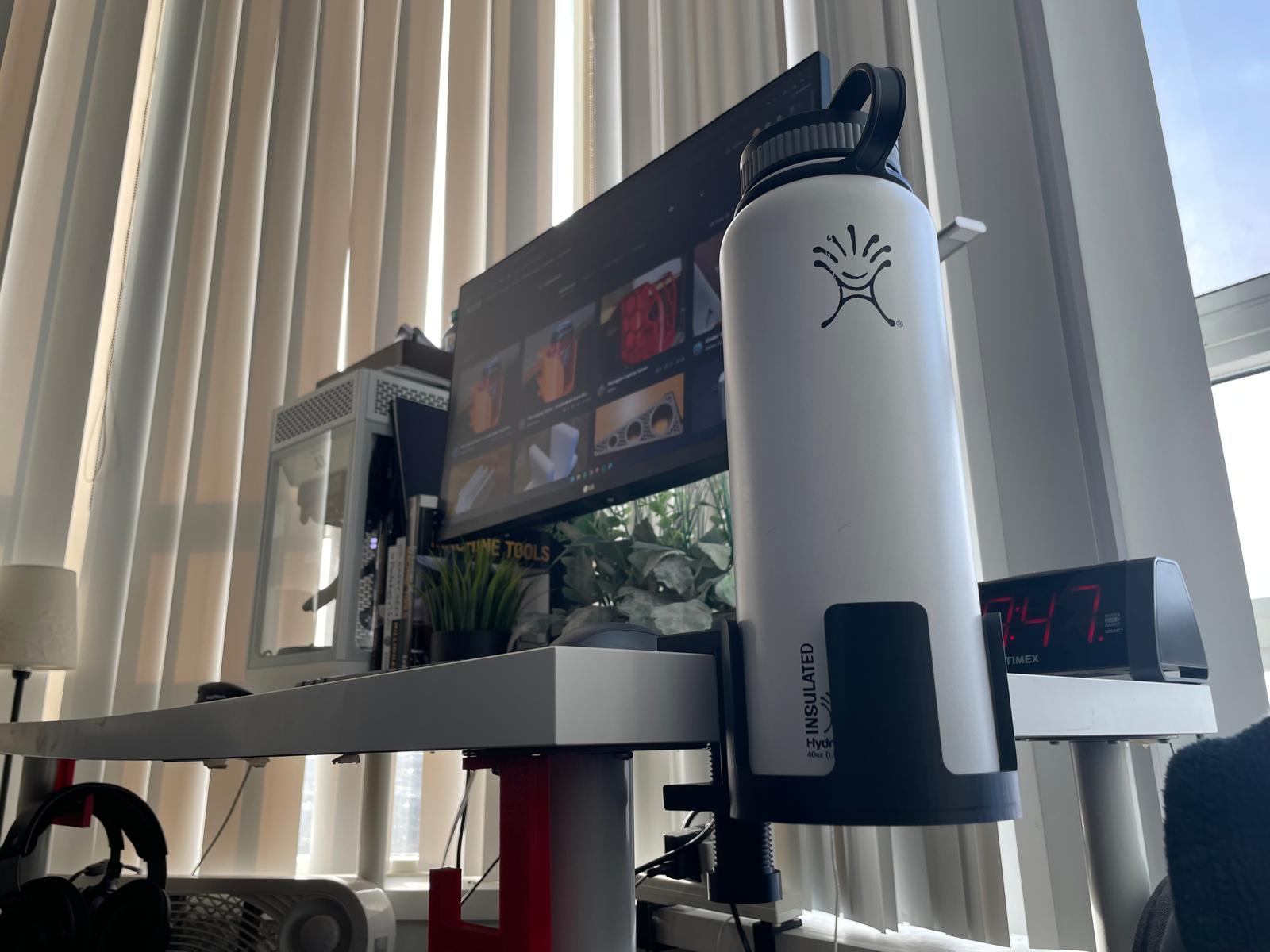 40 oz Hydroflask Holder for Ikea Table