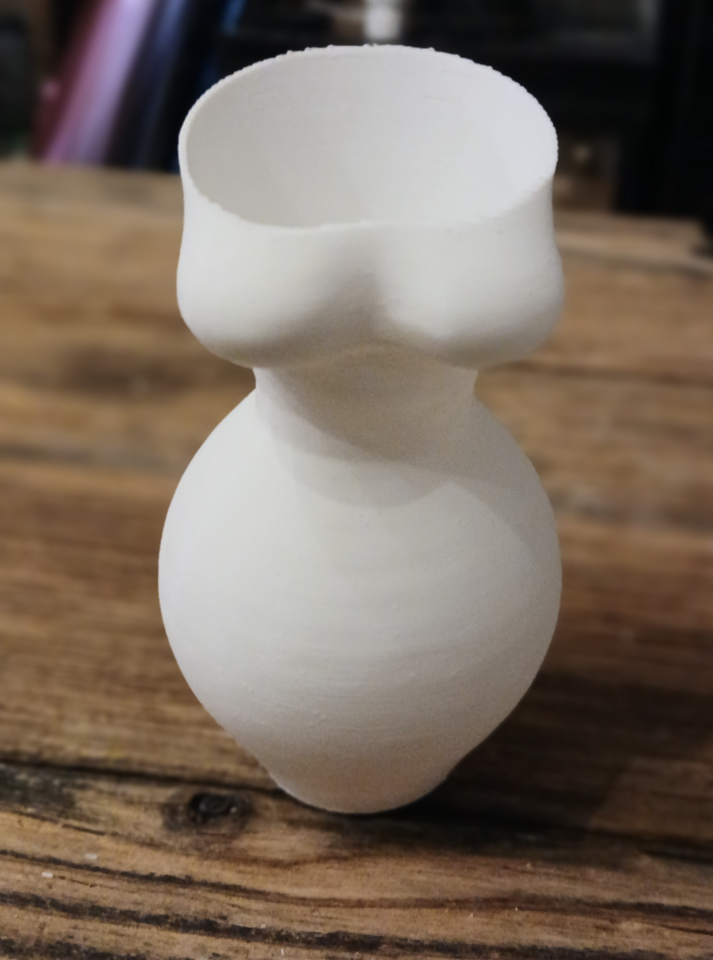 Vase Frau free commercial licence