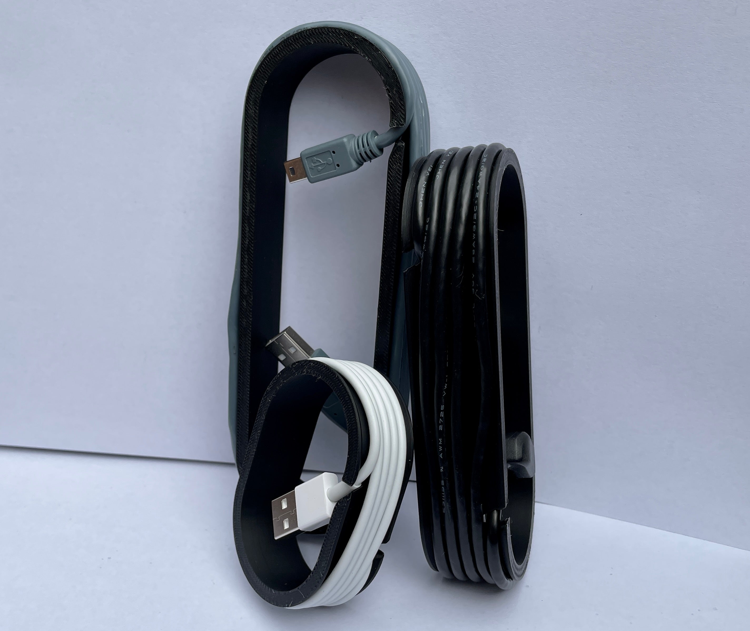 Customizable cable organizer