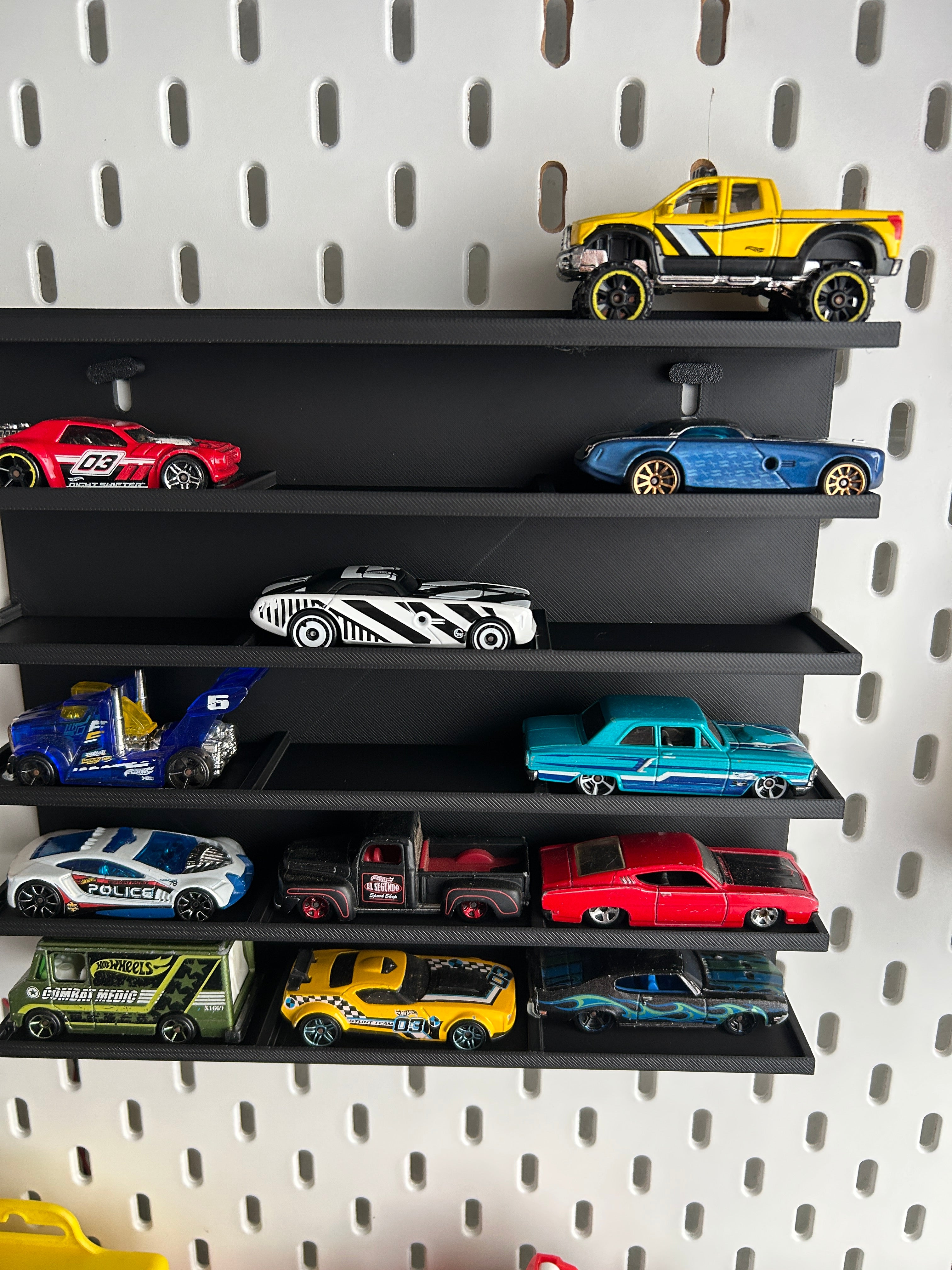 Diecast Car Display Garage 1-64