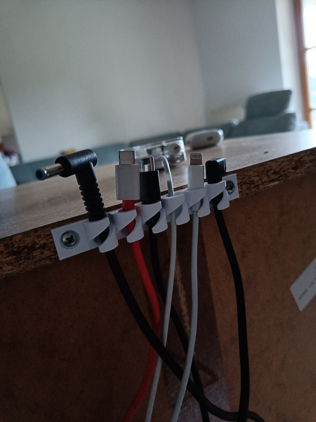 Cable Holder mit Schraubloch
