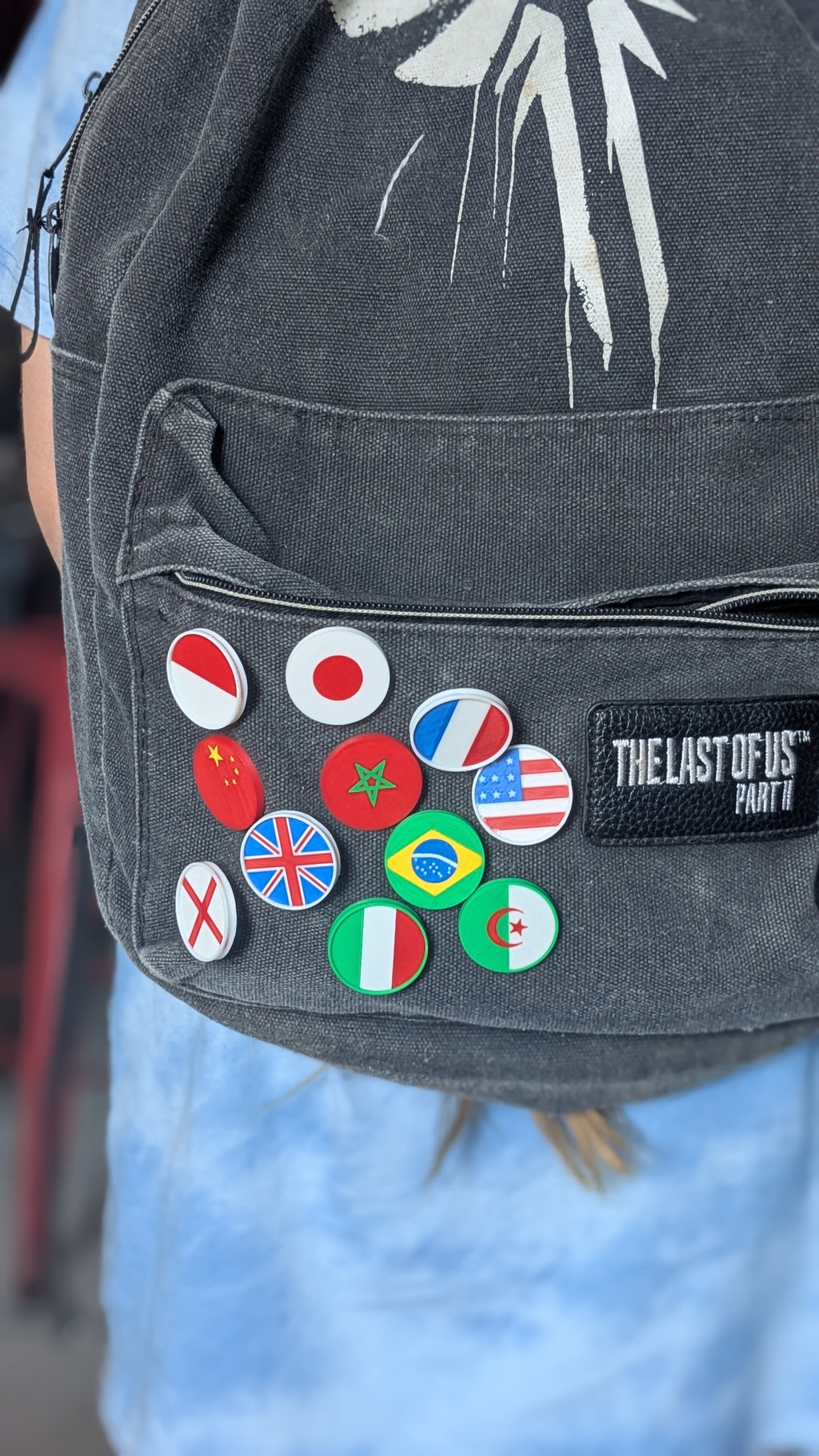 Collection d'épingles/ Pins / badges Drapeaux