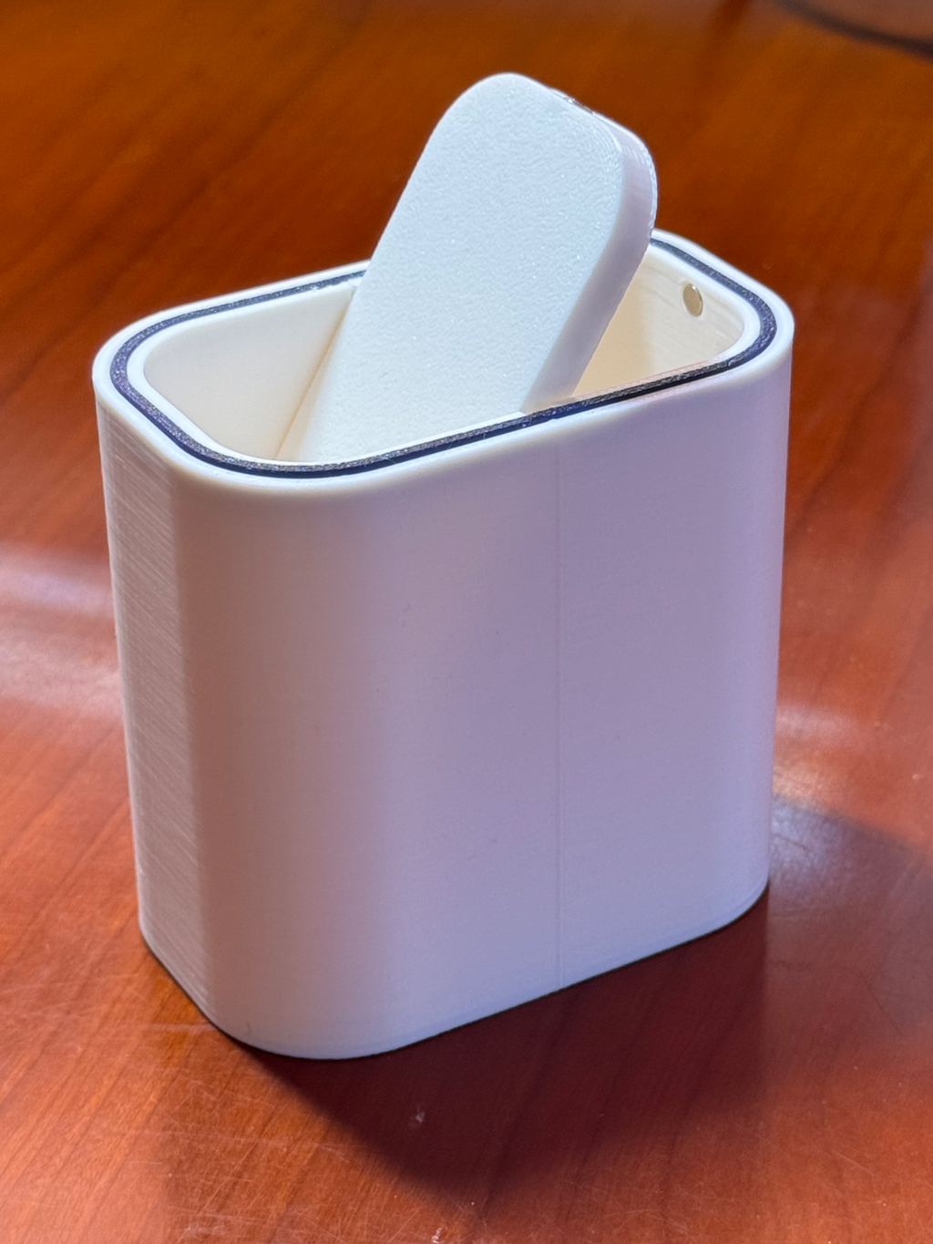 Small bin for bathroom or desk