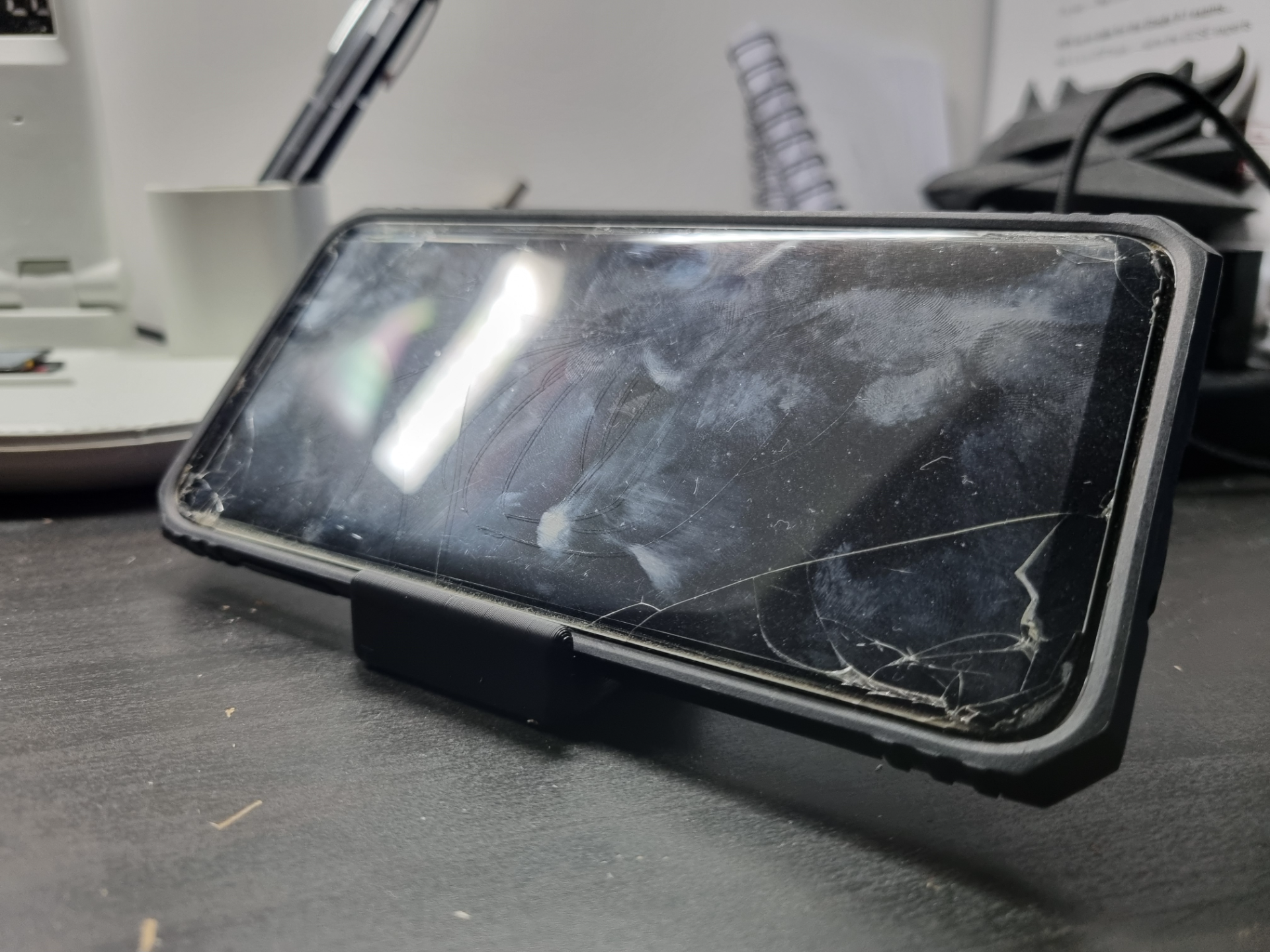 Simple Phone Holder - 45 Degrees