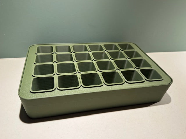 Seed Tray with 24 pots and cover