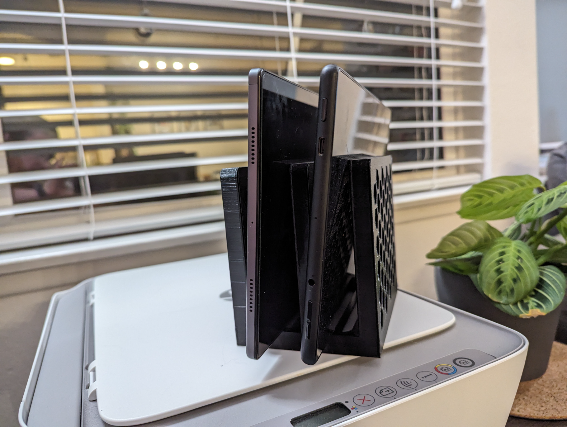 Laptop or Tablet Stand