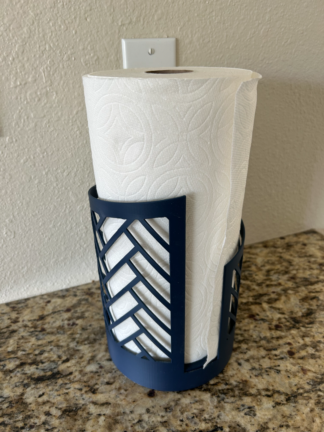 Weighted paper towel holder