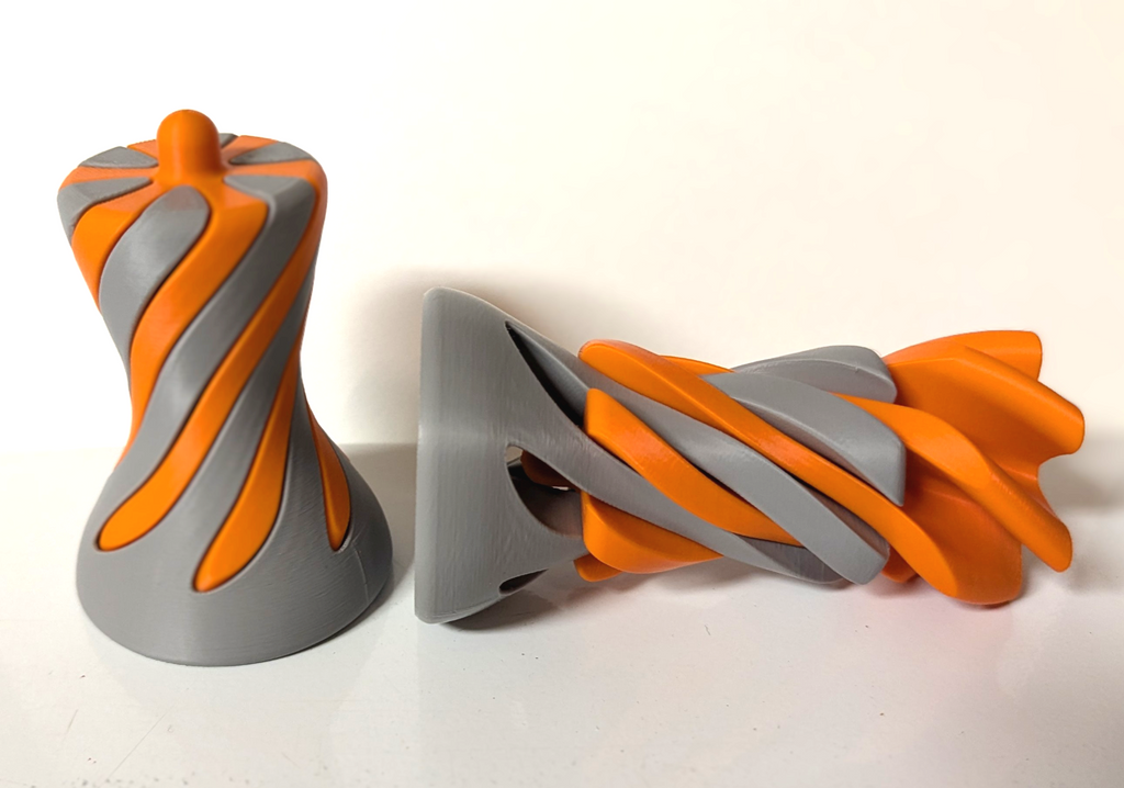 Spiral passthrough fidget