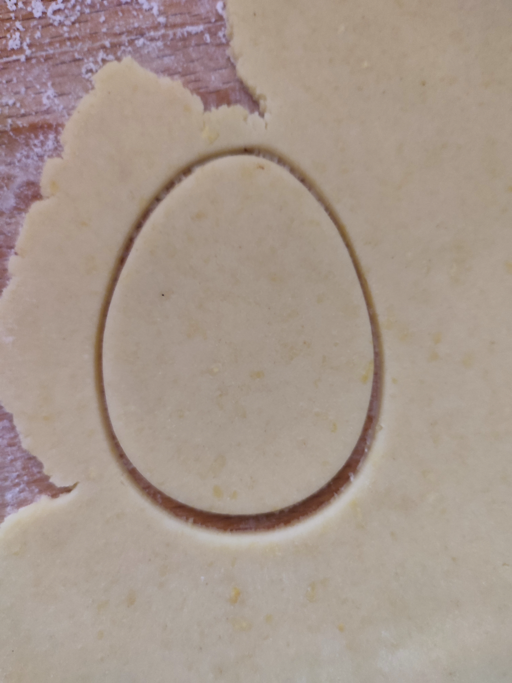 Egg cookie cutter