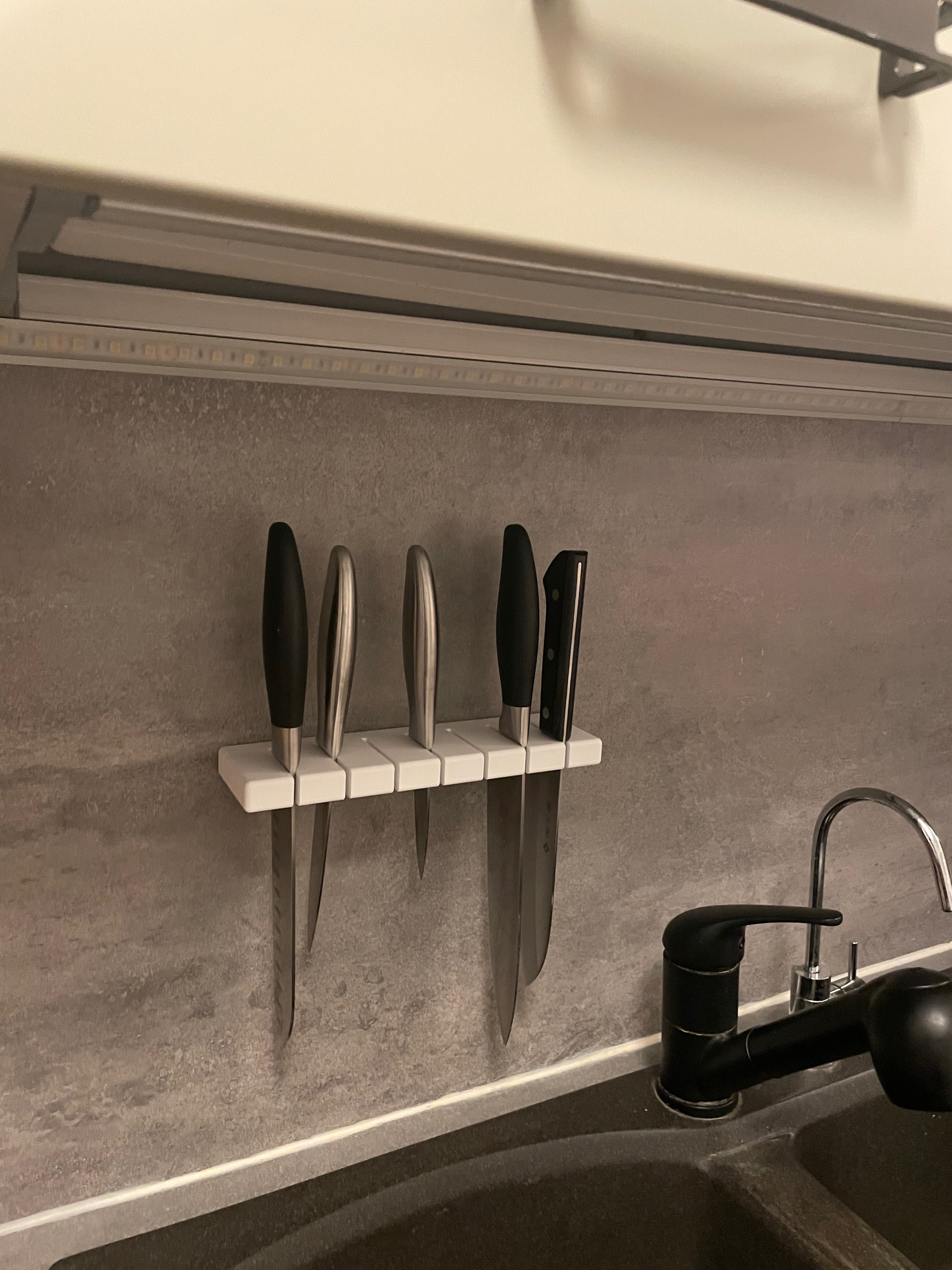 [Customizable] Wall knife holder