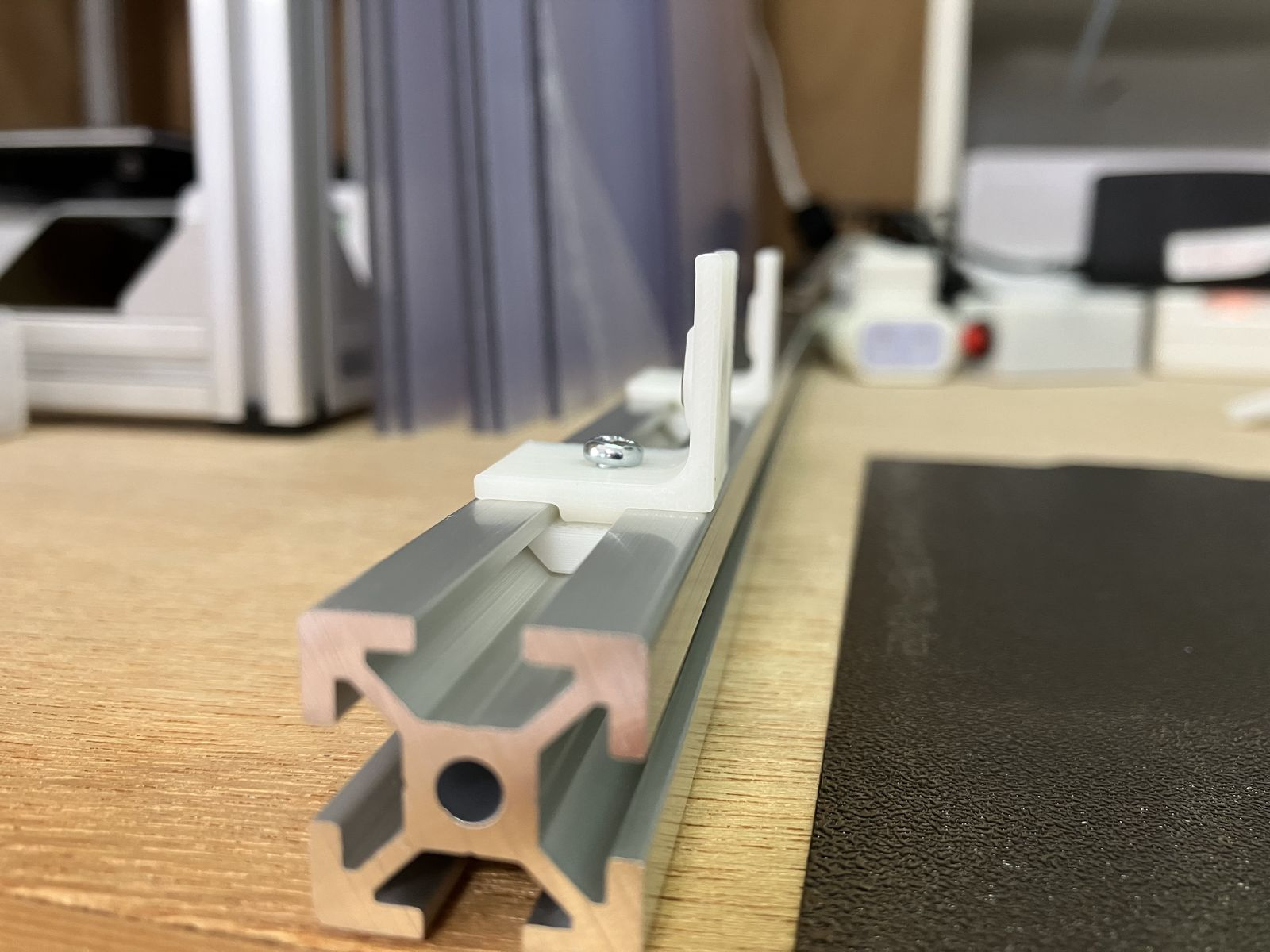 Panel attachment with M3 screw on 2020 Extrusions