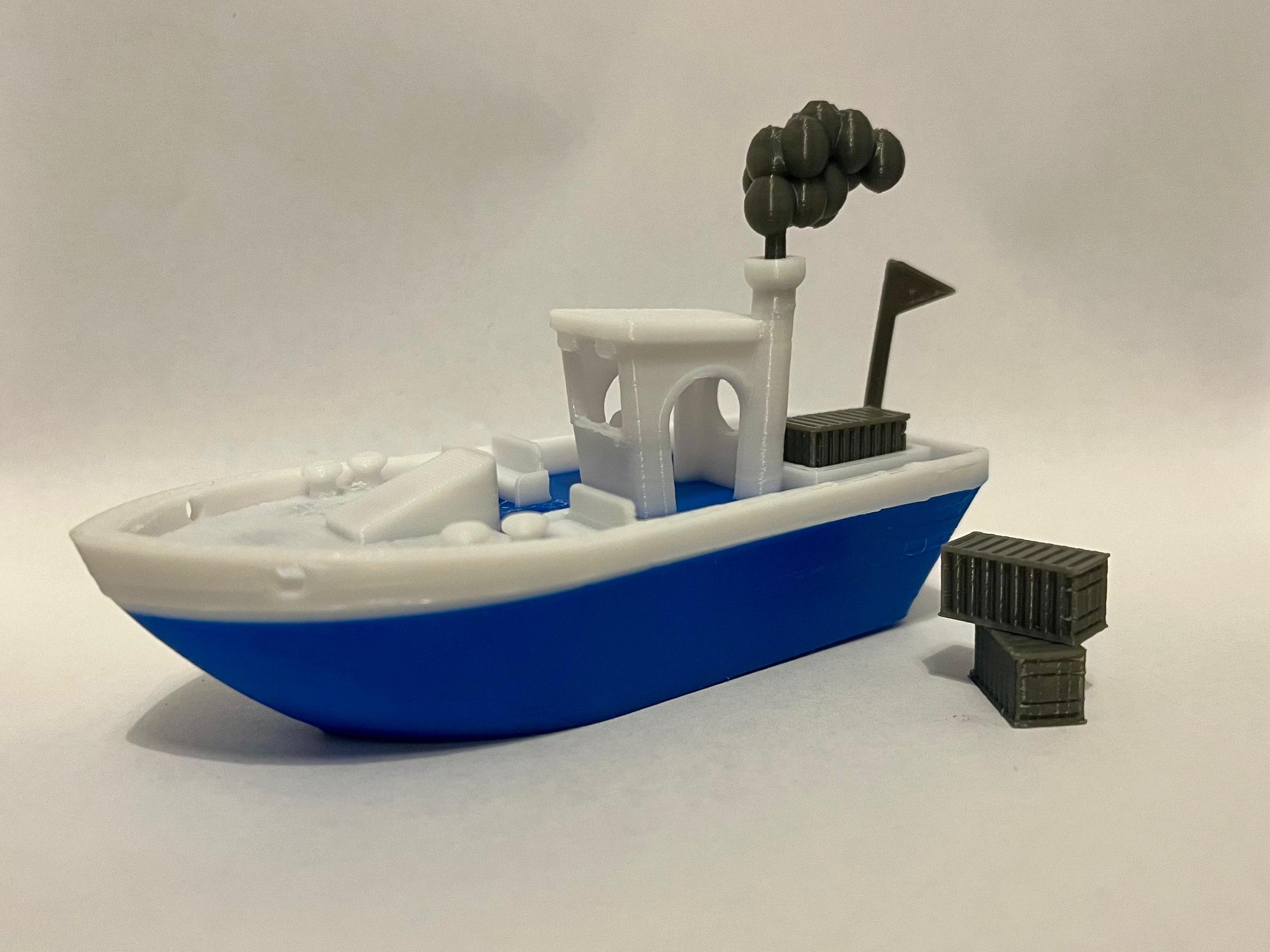 Stable floating Benchy w. Cargo Smoke & Flag (AMS)