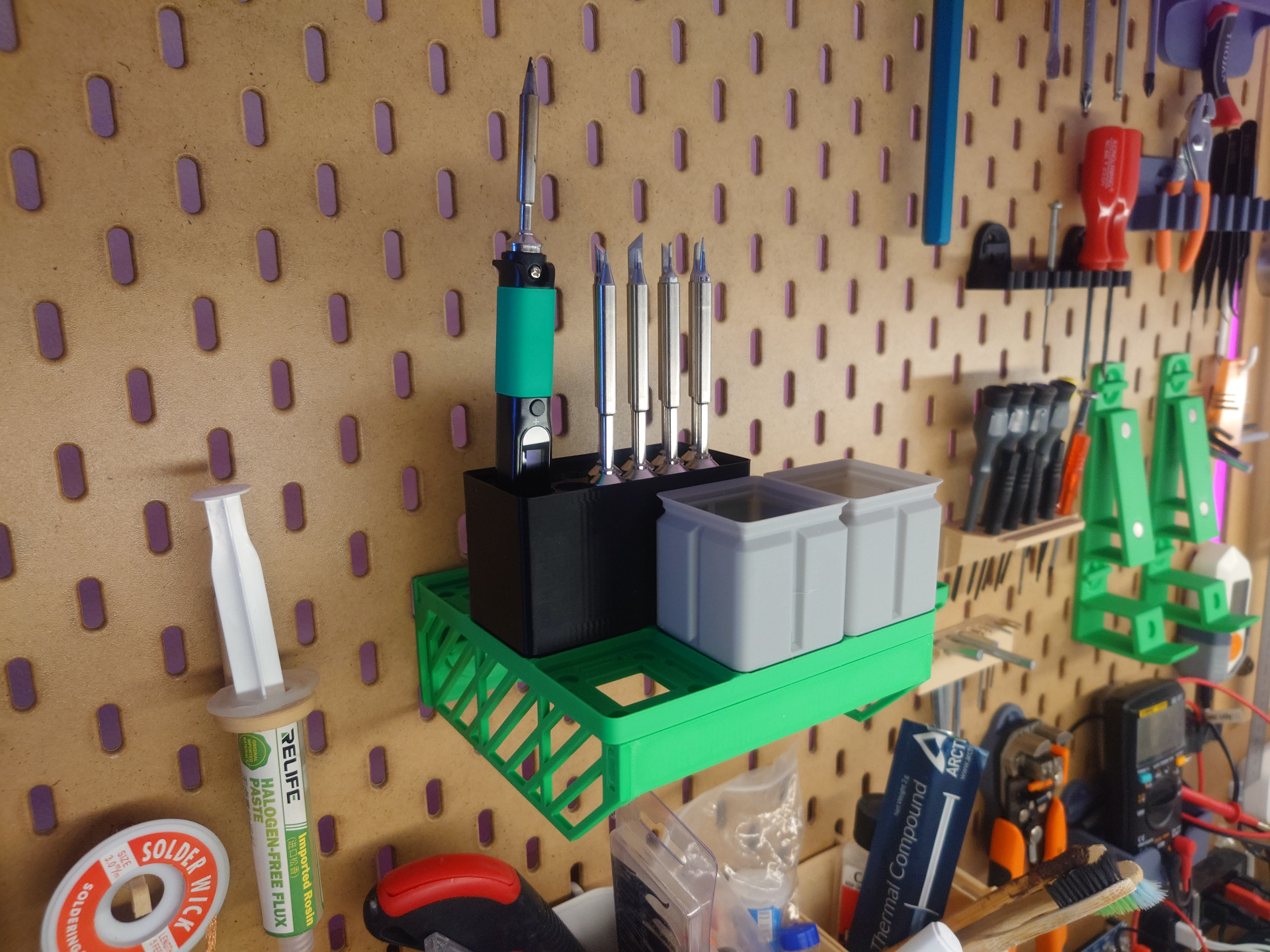 parametric skadis gridfinity t-clip shelves