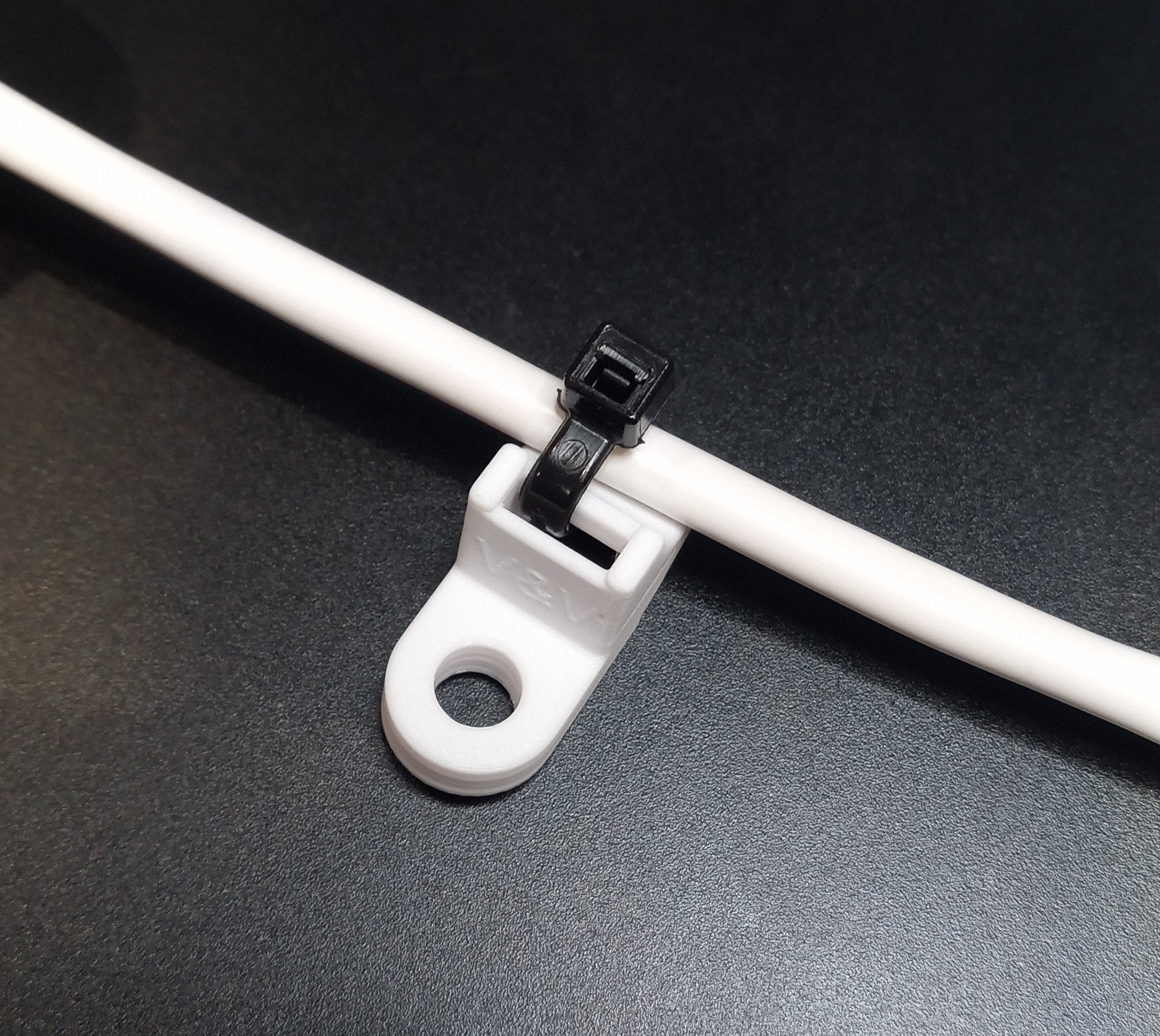 Heavy Duty Cable Holder Kabelbinderhalterung
