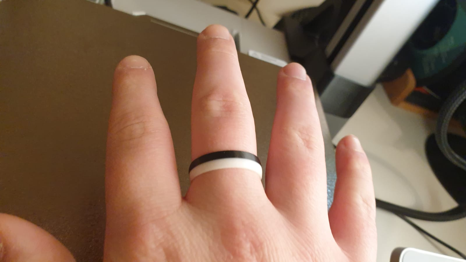 Two colors ring for the middle finger with 23mm diameter