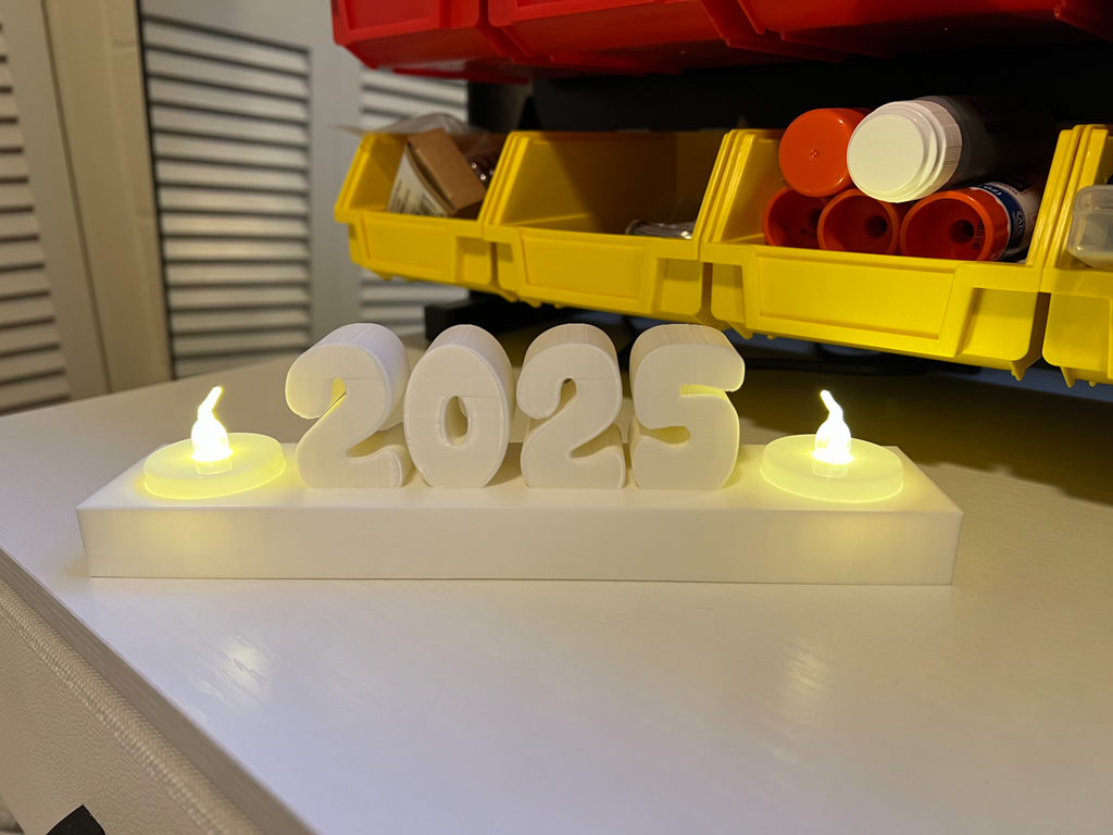 NEW YEARS 2025 TEA LIGHT HOLDER