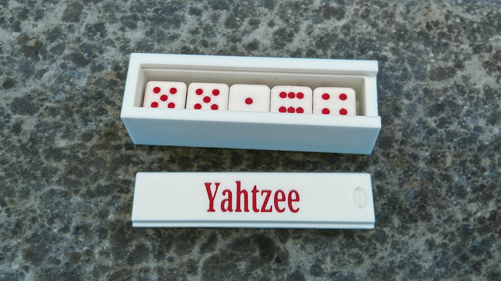 Yahtzee dice with case