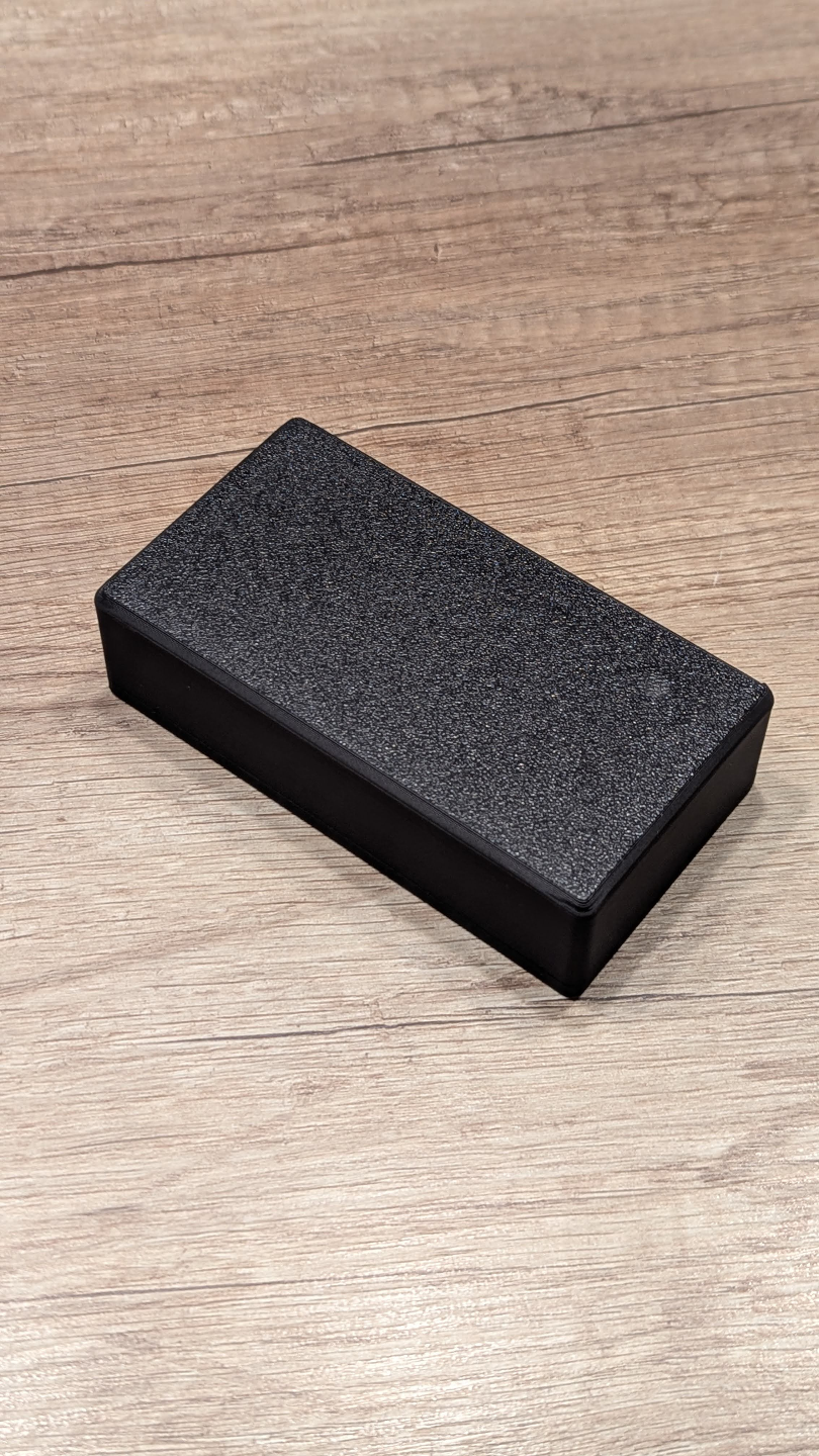 Rock Your Pedalboard: Hammond-Style Enclosure!