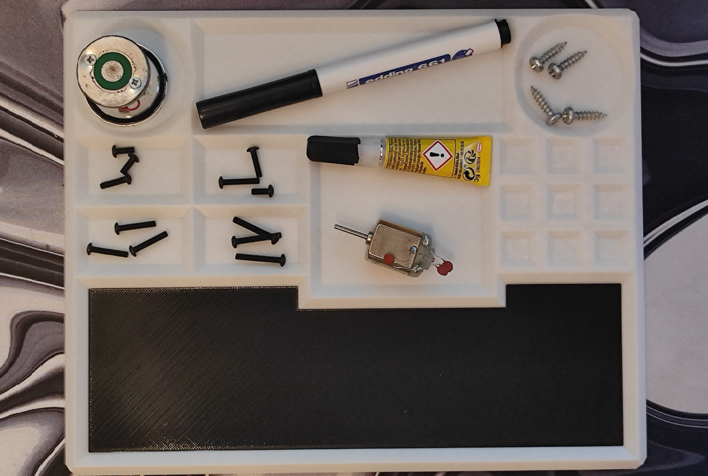 Screw organizer with TPU cutting mat.