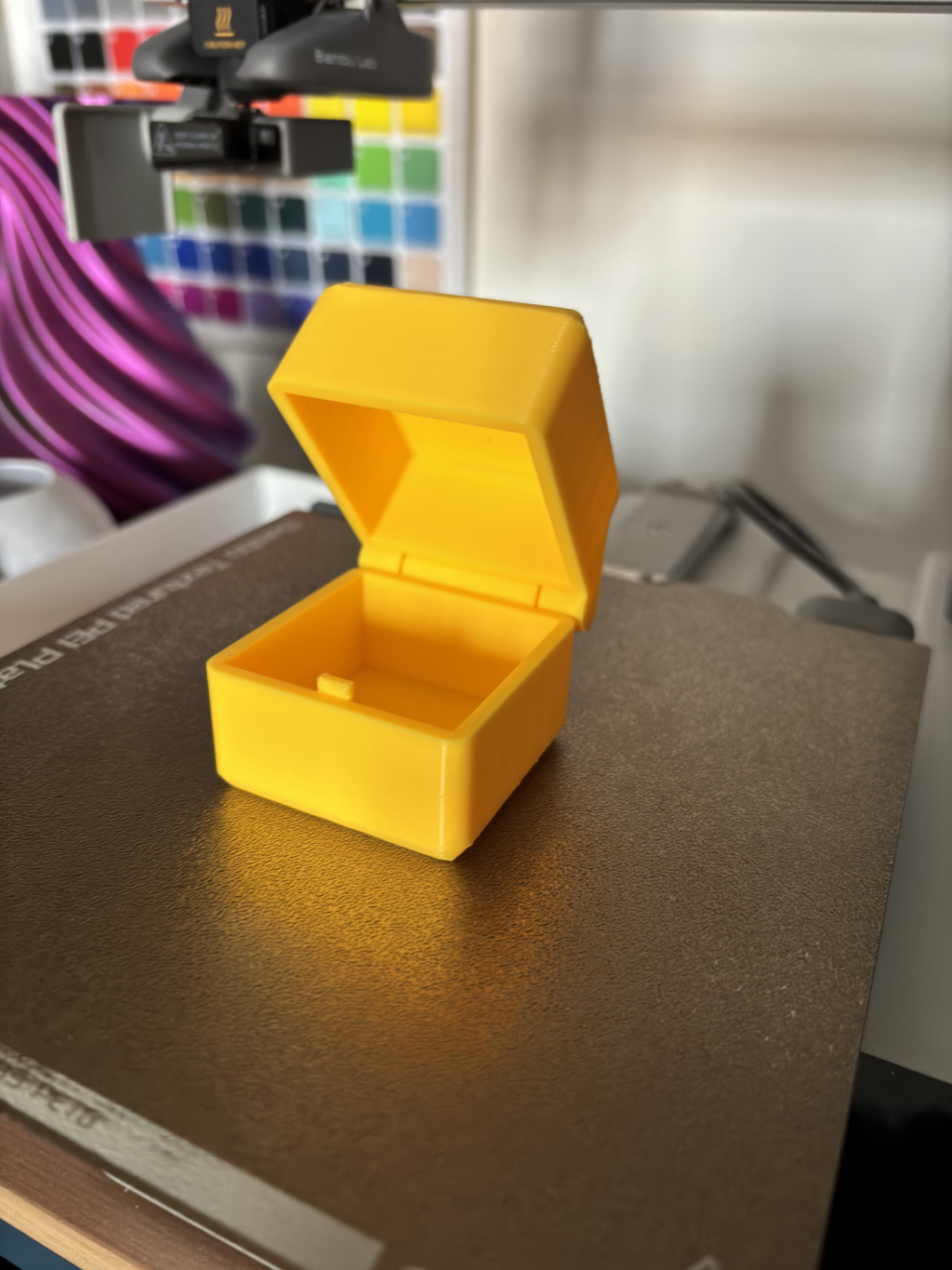 50X50X50mm Box with hinge and lock clip