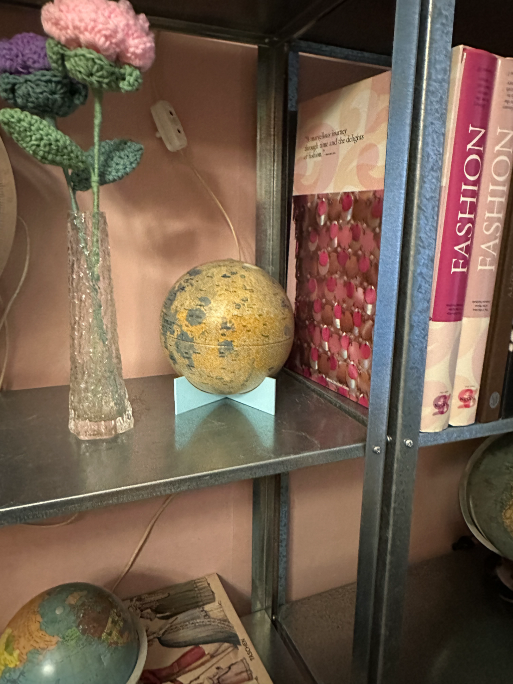 Simple Globe Stand