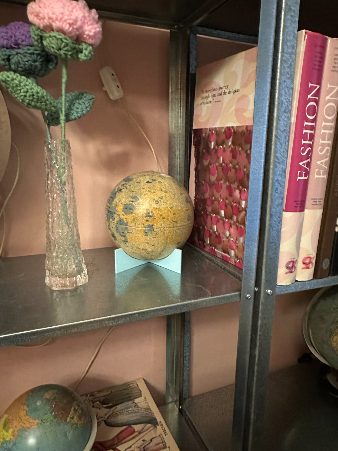 Simple Globe Stand