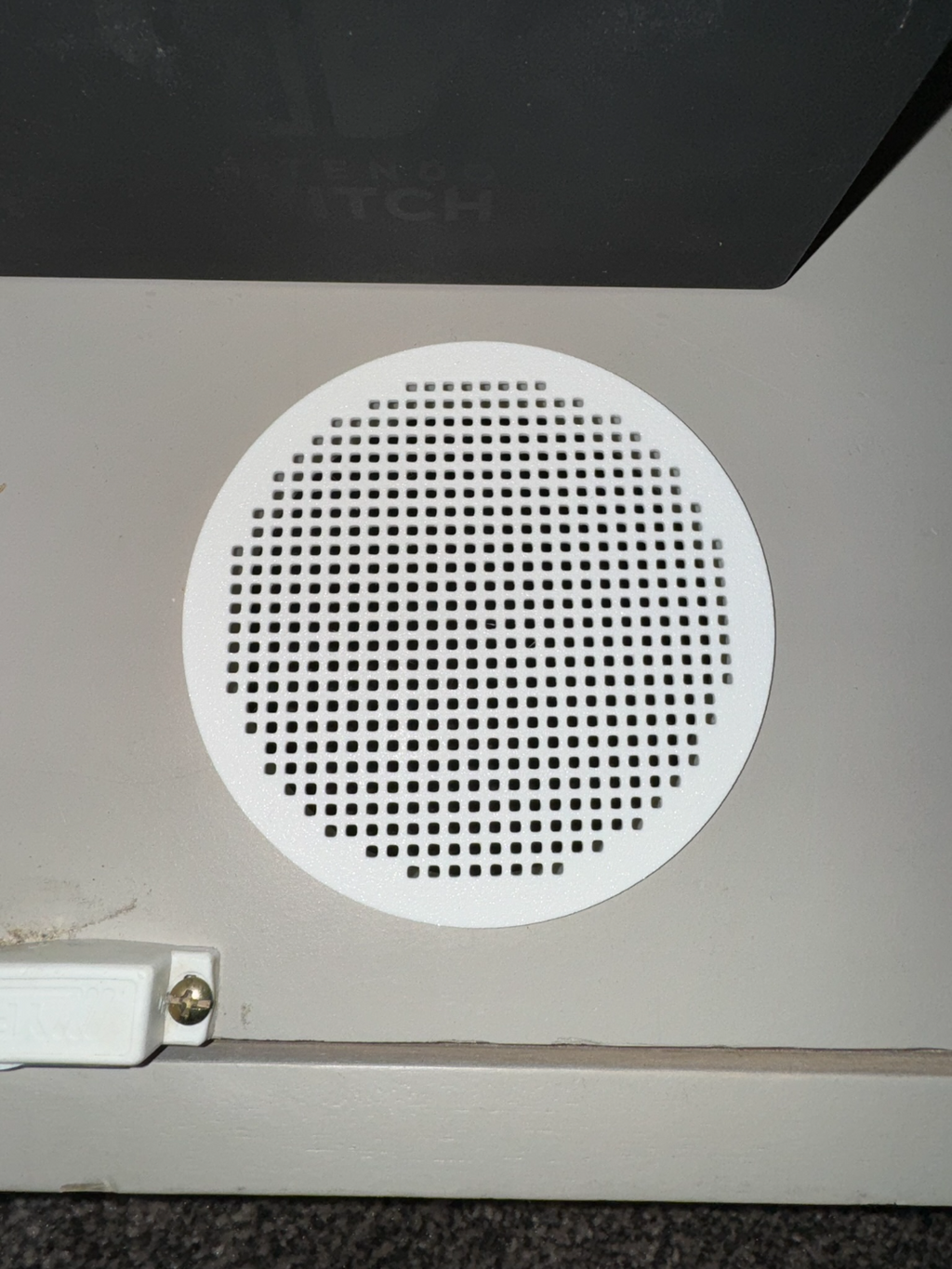 102mm / 4" hole saw compatible vent / grill