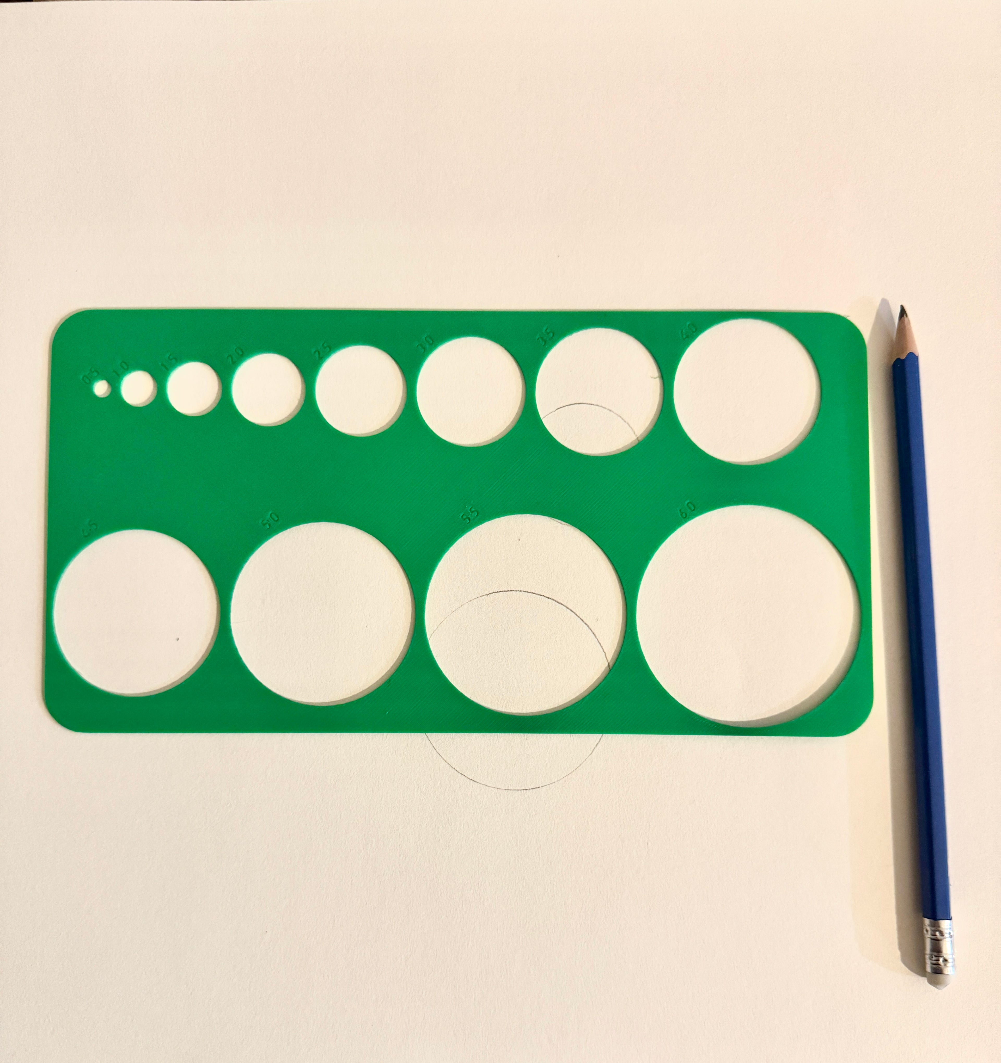Circle shape drawing stencil