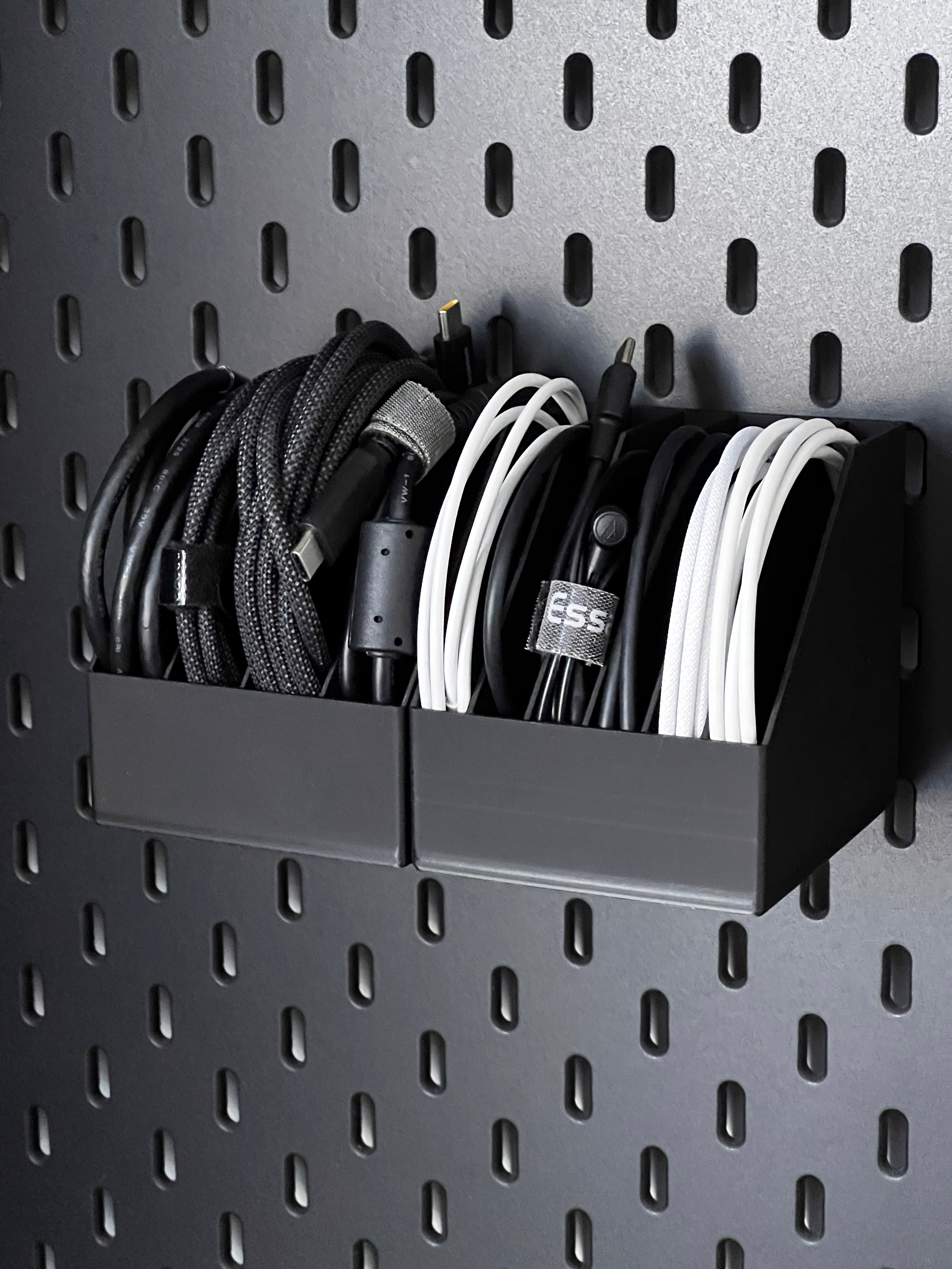 Cable organizer for IKEA Skadis - Parametric