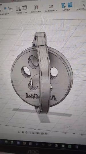 Chaveiro Giratório Pata com Nome Personalizável