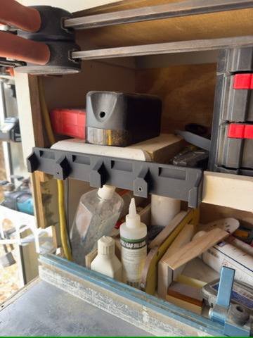 1 to 4 Makita 18v Battery Mounts With Locks