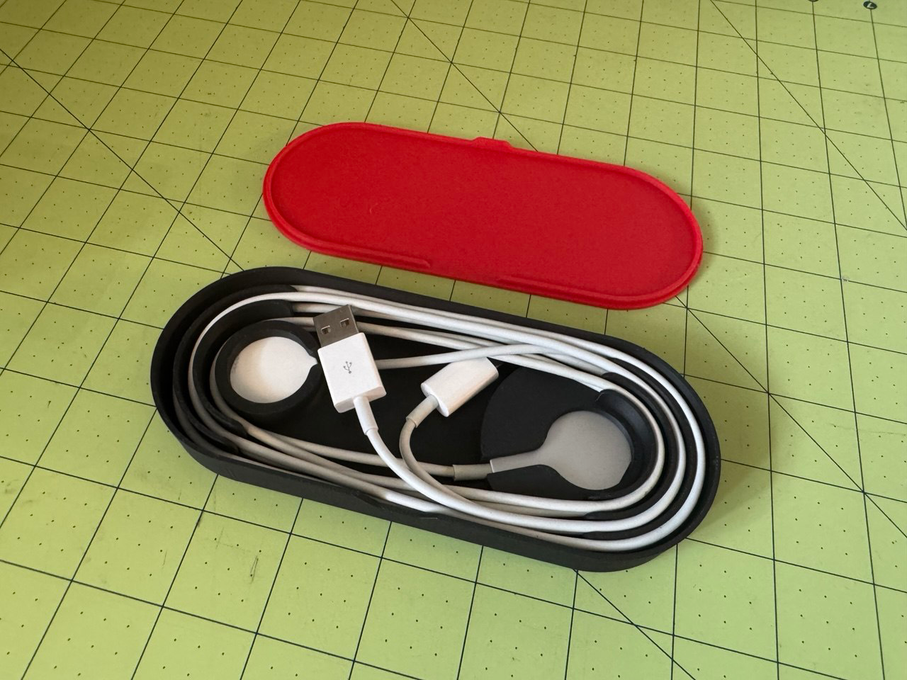 Magsafe Duo style travel puck