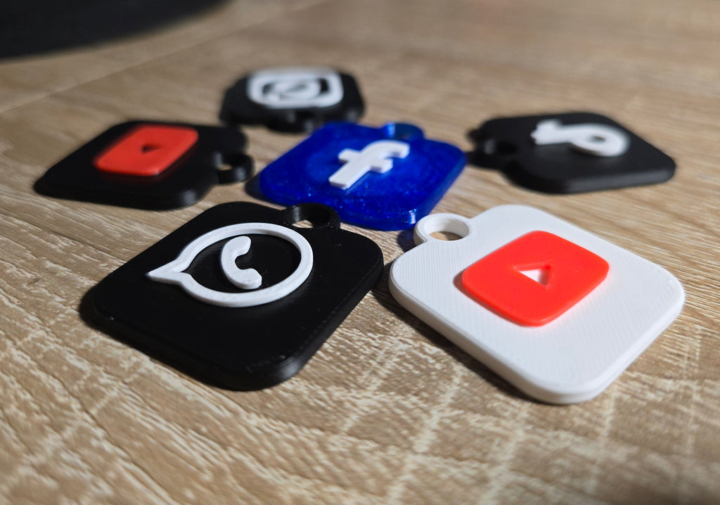 NFC keychain-Instagram-Facebook-YouTube