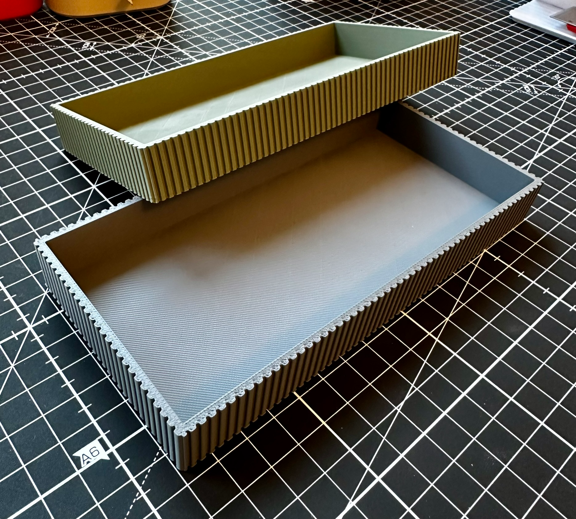 Simple and modern tray