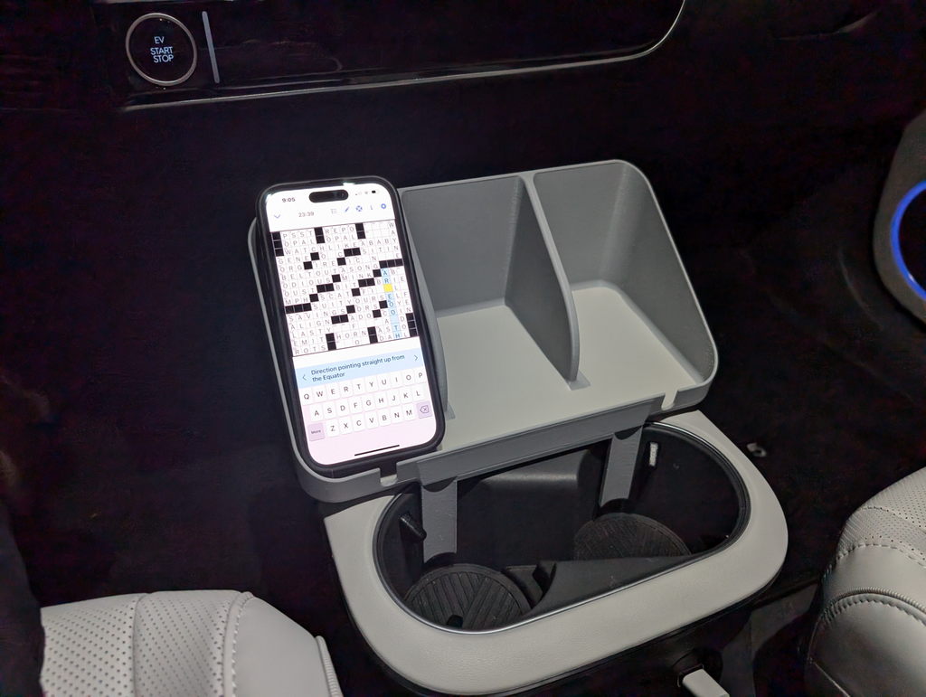 Ioniq 5 cupholder phone tray
