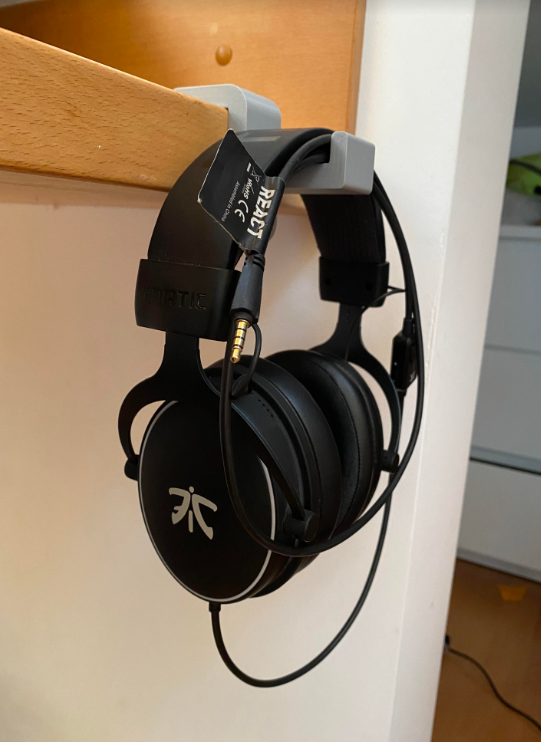 Headphone side desk stand