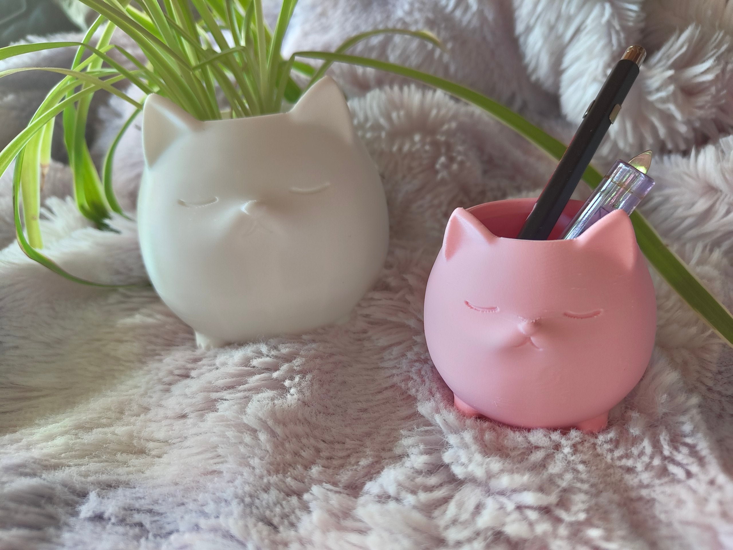 Sleepy Cat Cup – Planter & Desk Organizer (CC0)