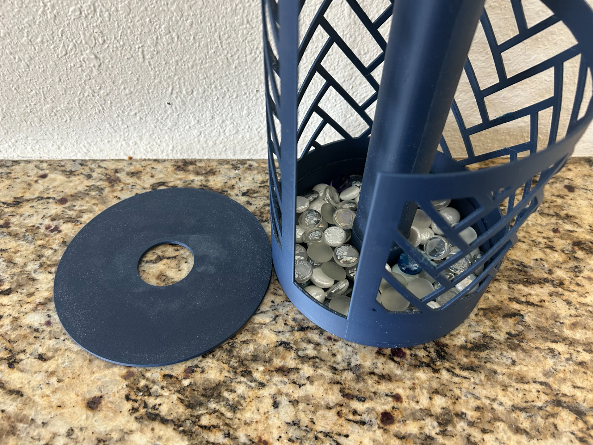 Weighted paper towel holder