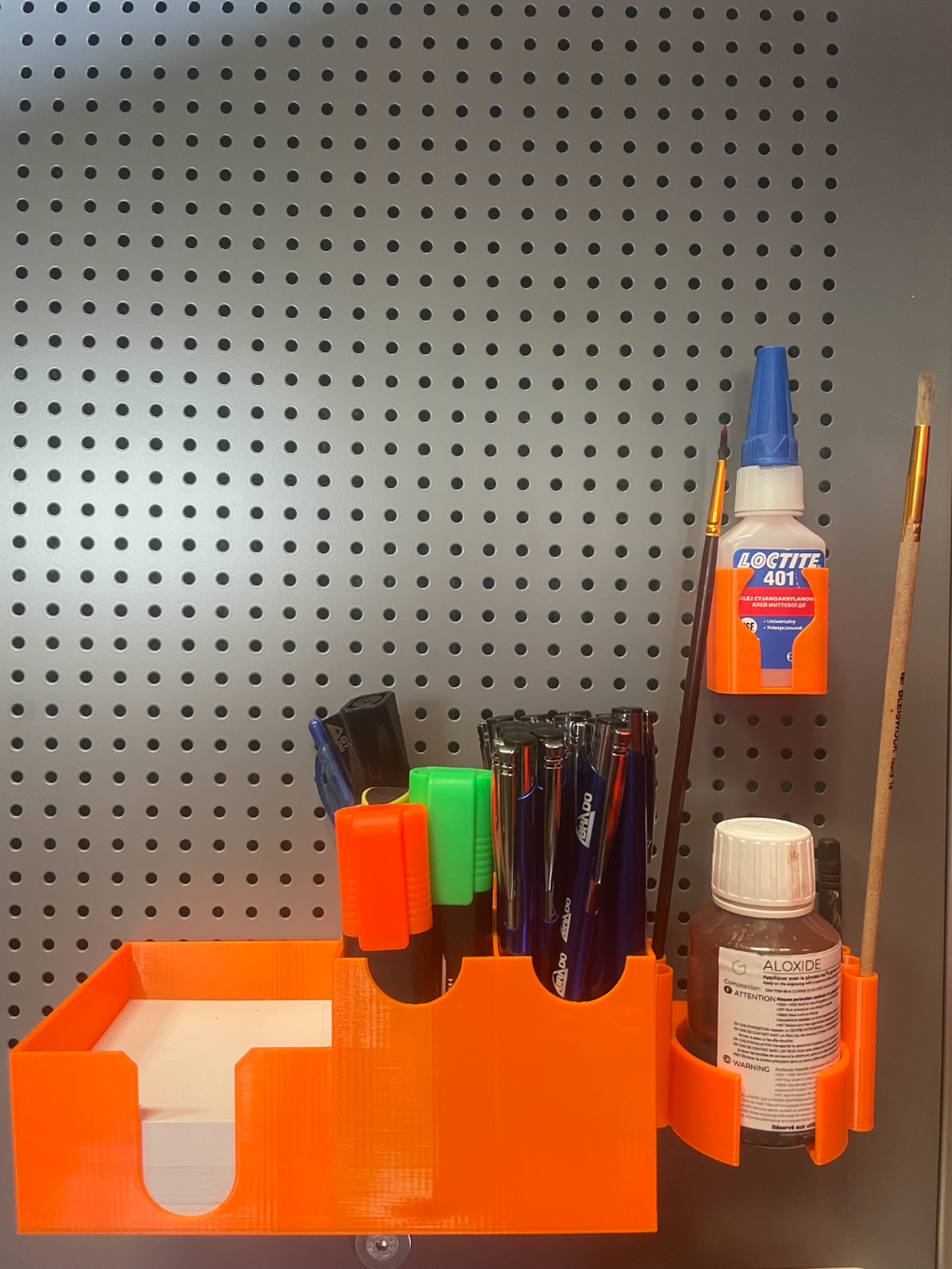 Organizer for notes, markers and pens