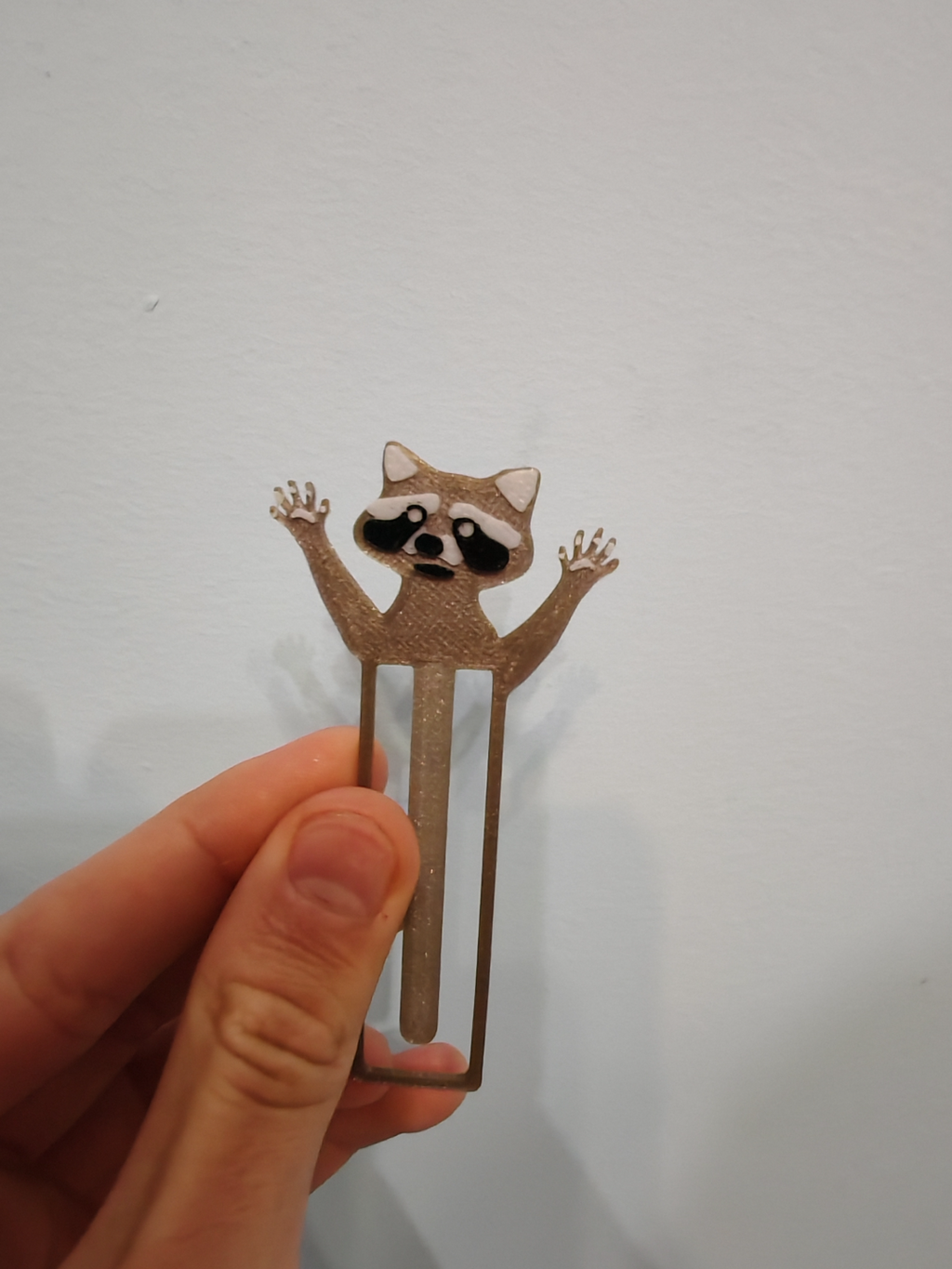 Racoon bookmark with a stand