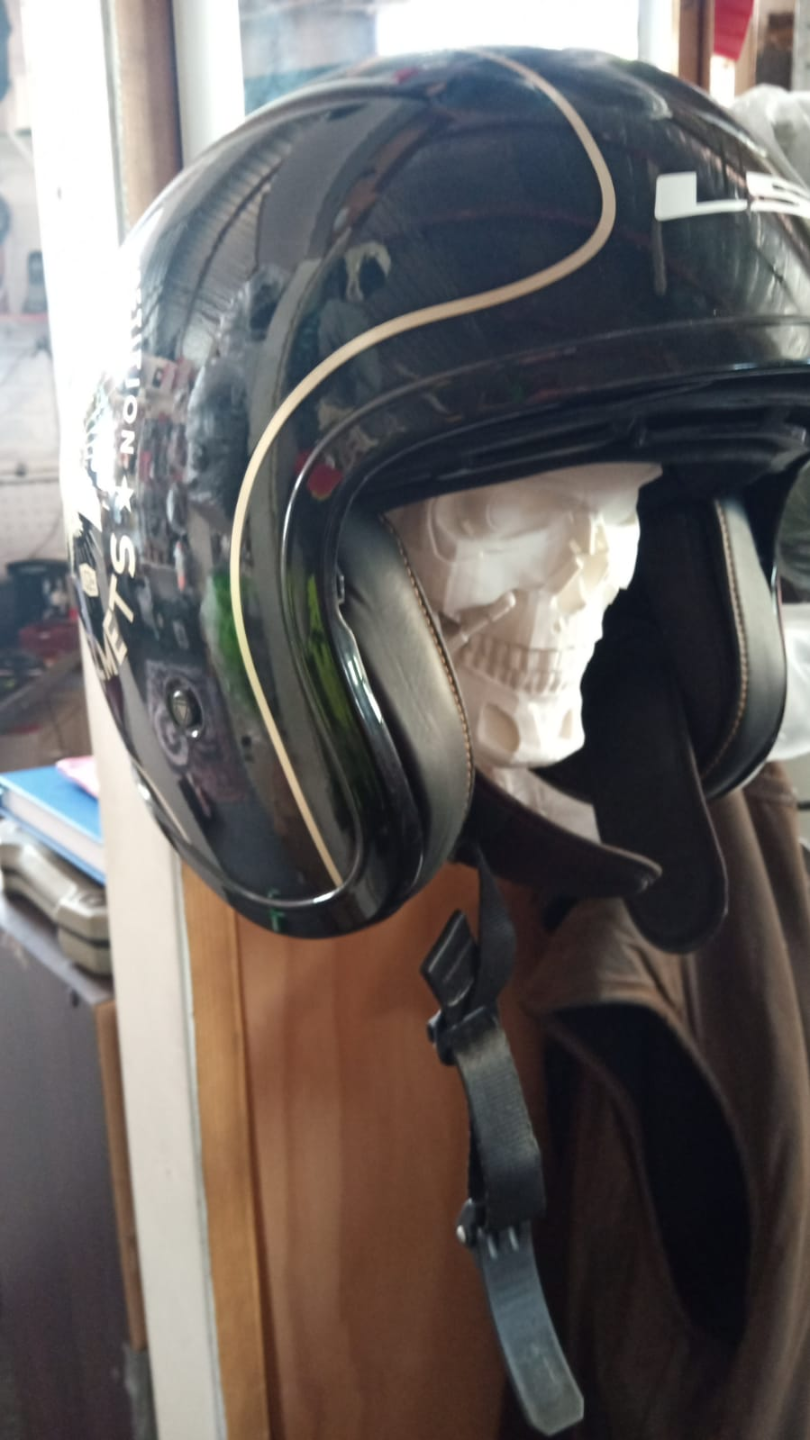 T-800 helmet holder