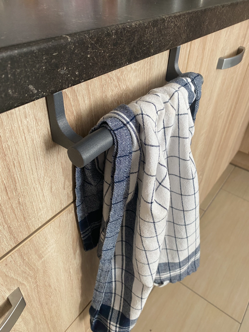 Towel bar - Závěsný držák na utěrku