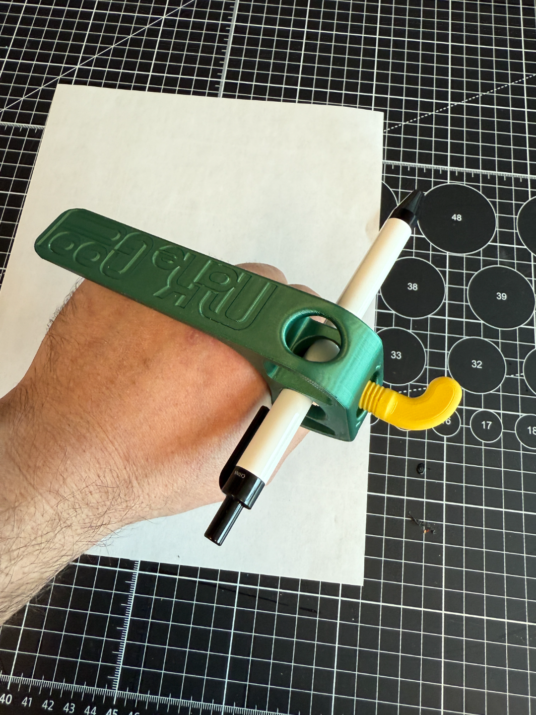 MakeGood Palm Pen - Large - Writing Device