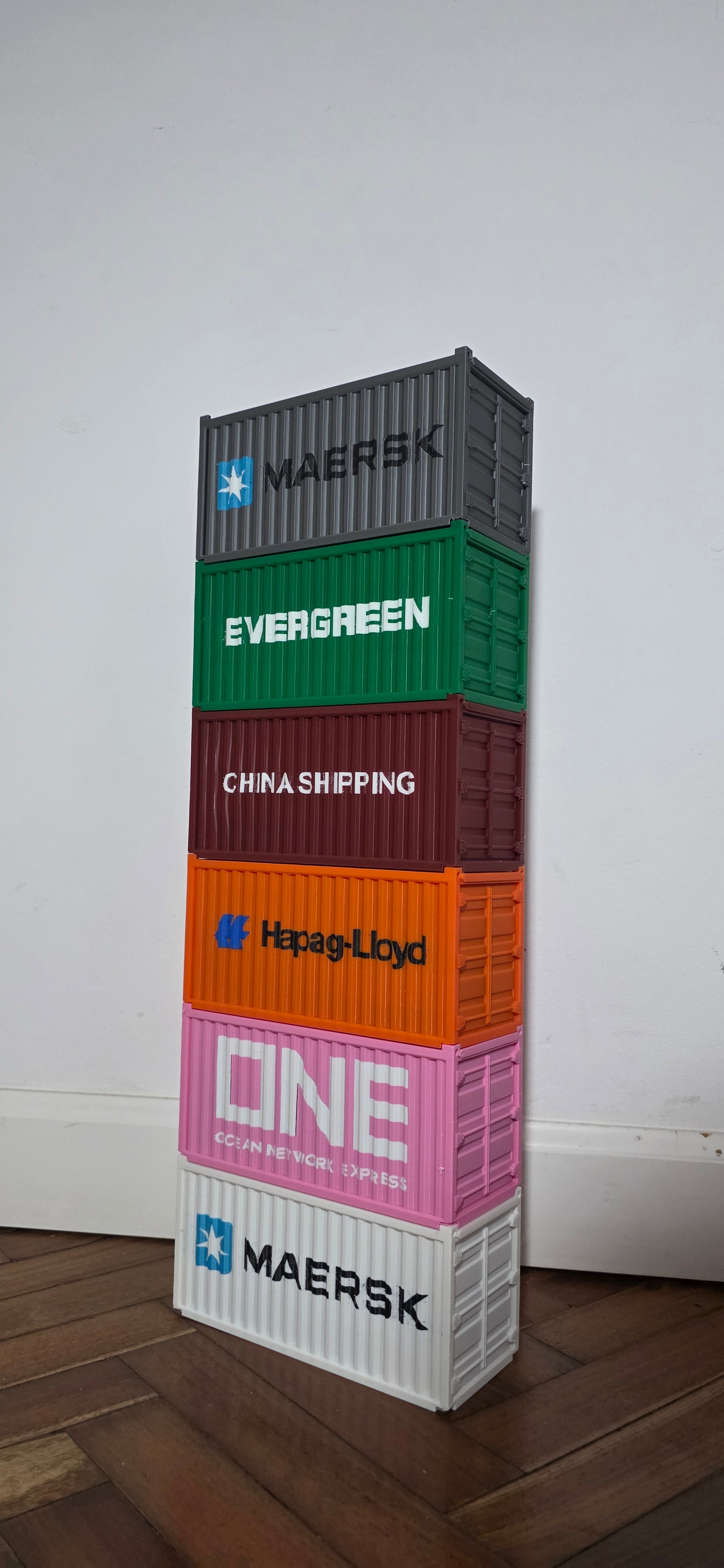 Container de envio, con logos (CHINA SHIPPING)