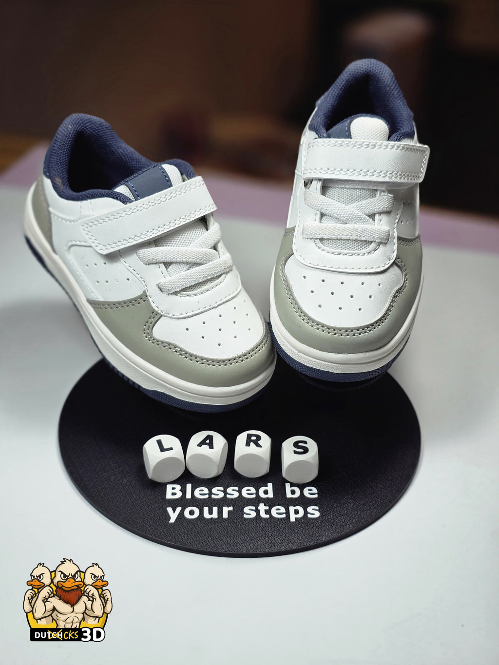 Newborn baby - first shoes stand - gift with name