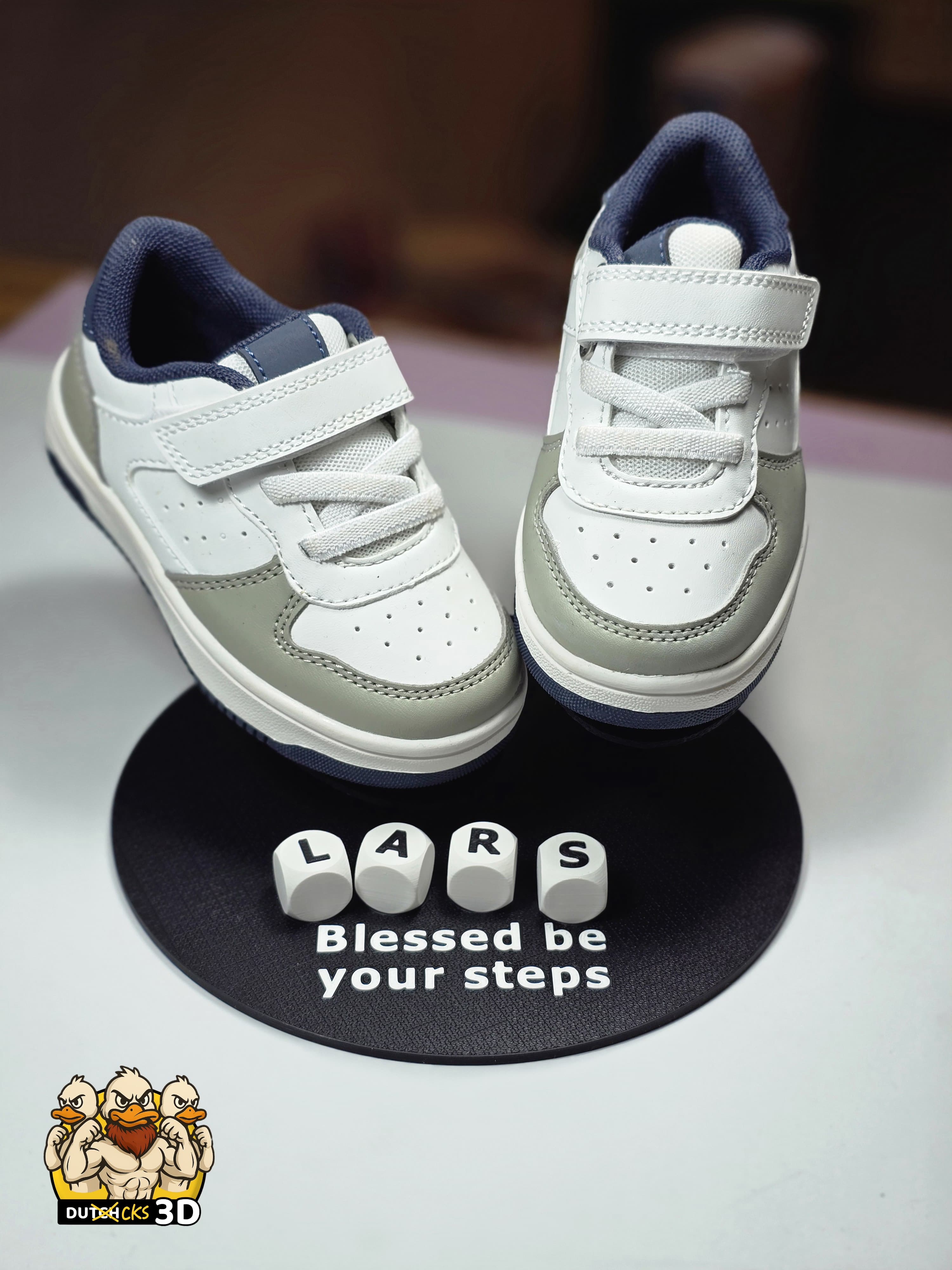 Newborn baby - first shoes stand - gift with name