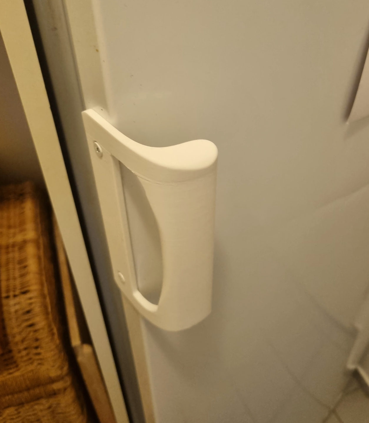 Electrolux Fridge Handle, hole distance 133 mm