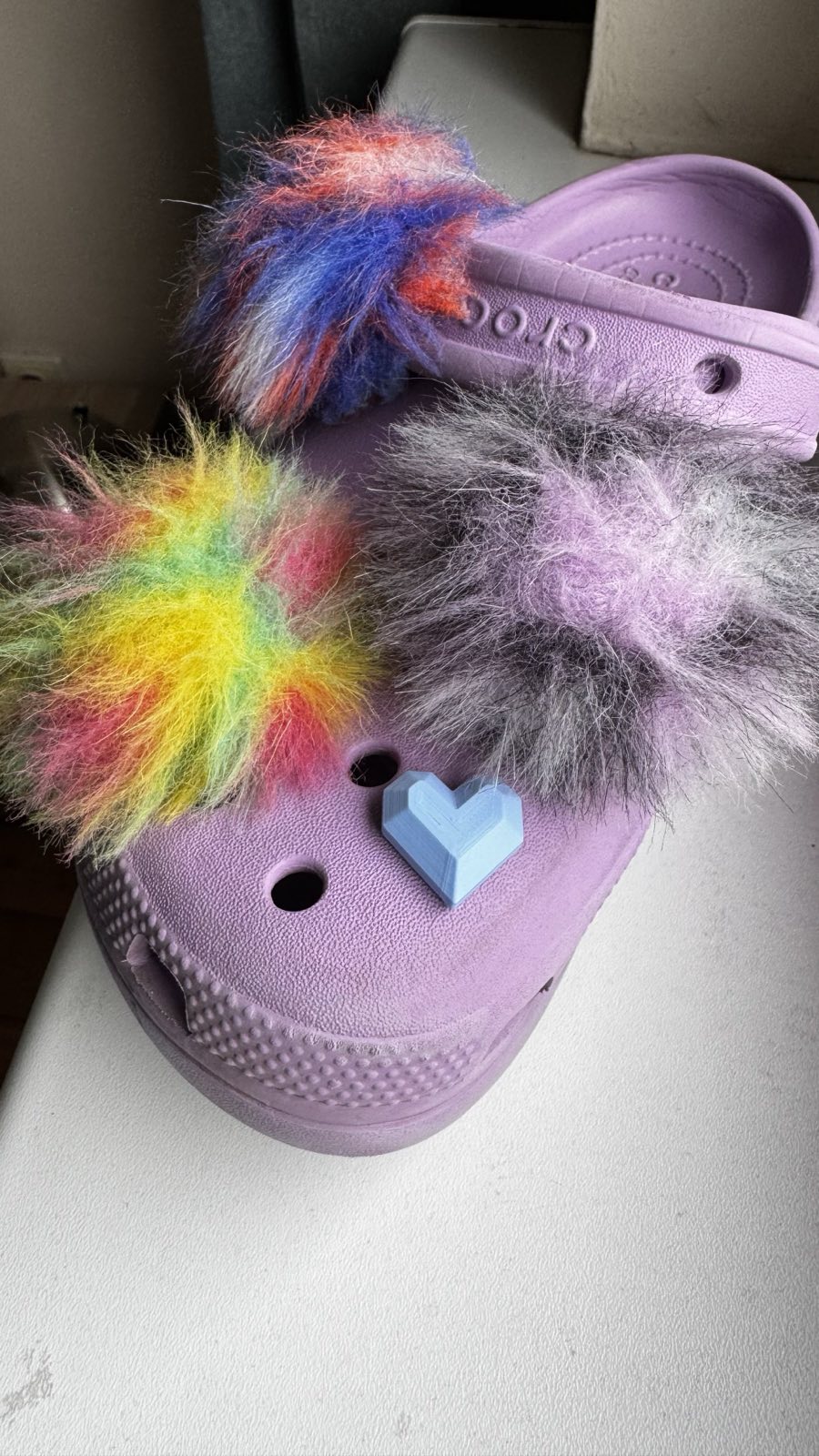 Crocs pin heart