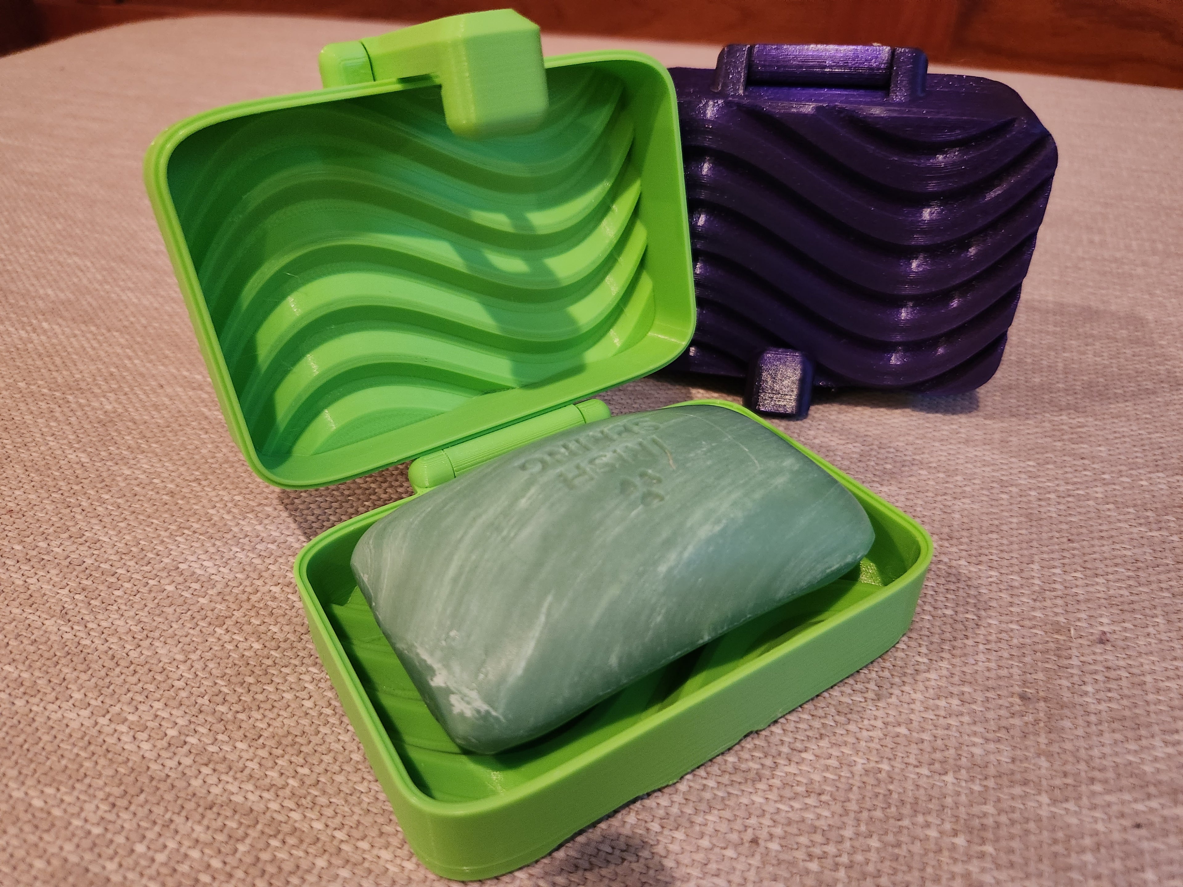 Sturdy Curvy Soap Box